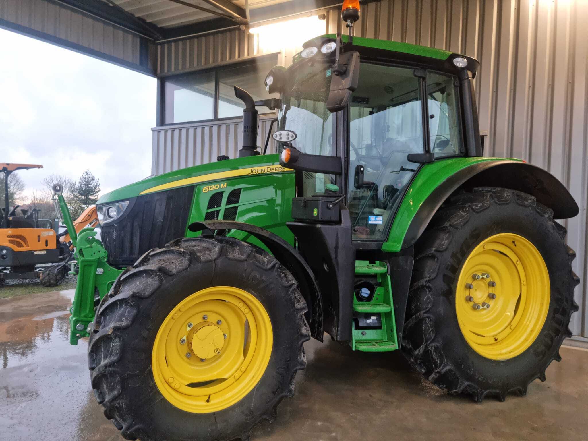 JOHN DEERE 6120M