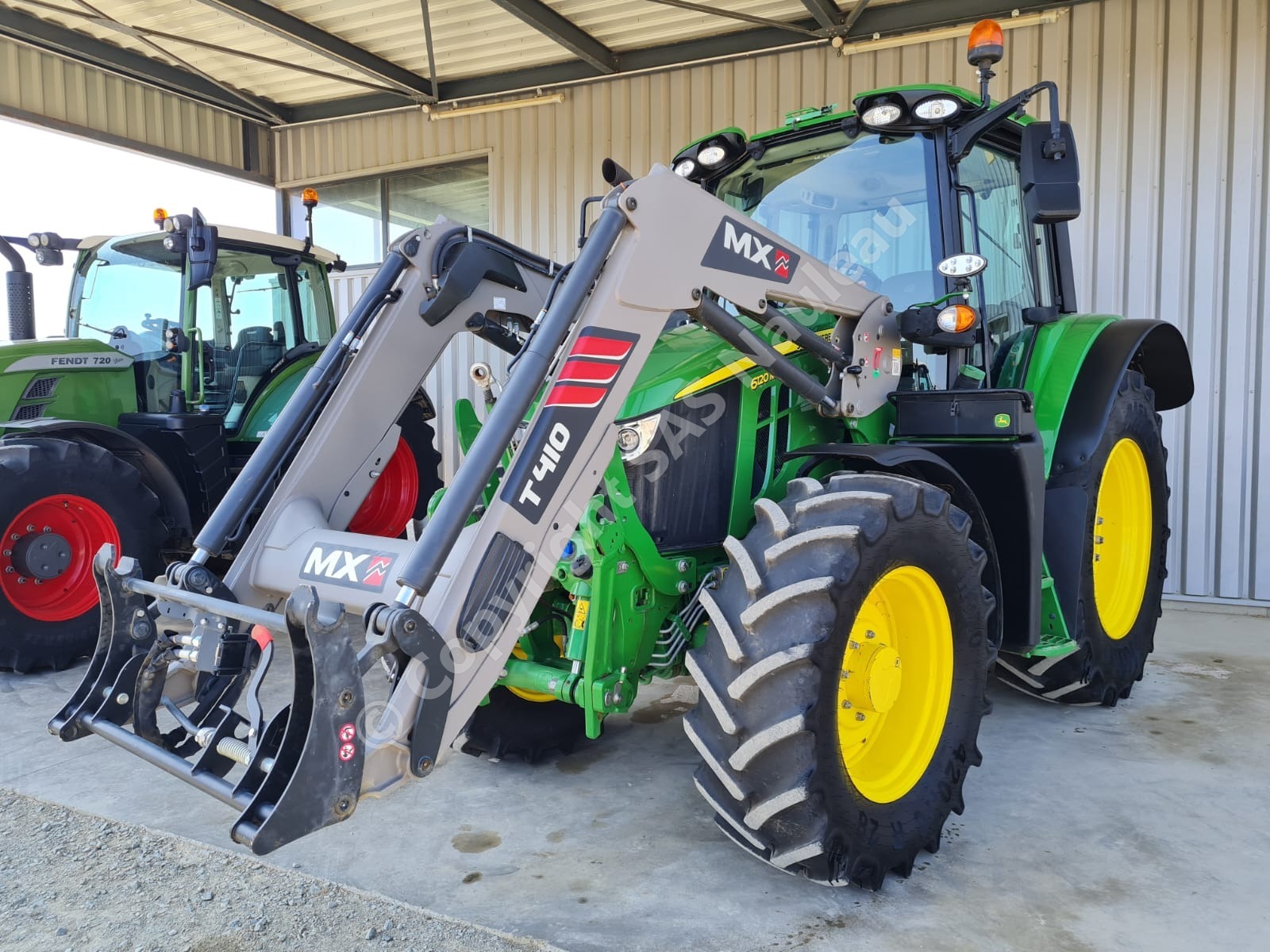JOHN DEERE 6120M