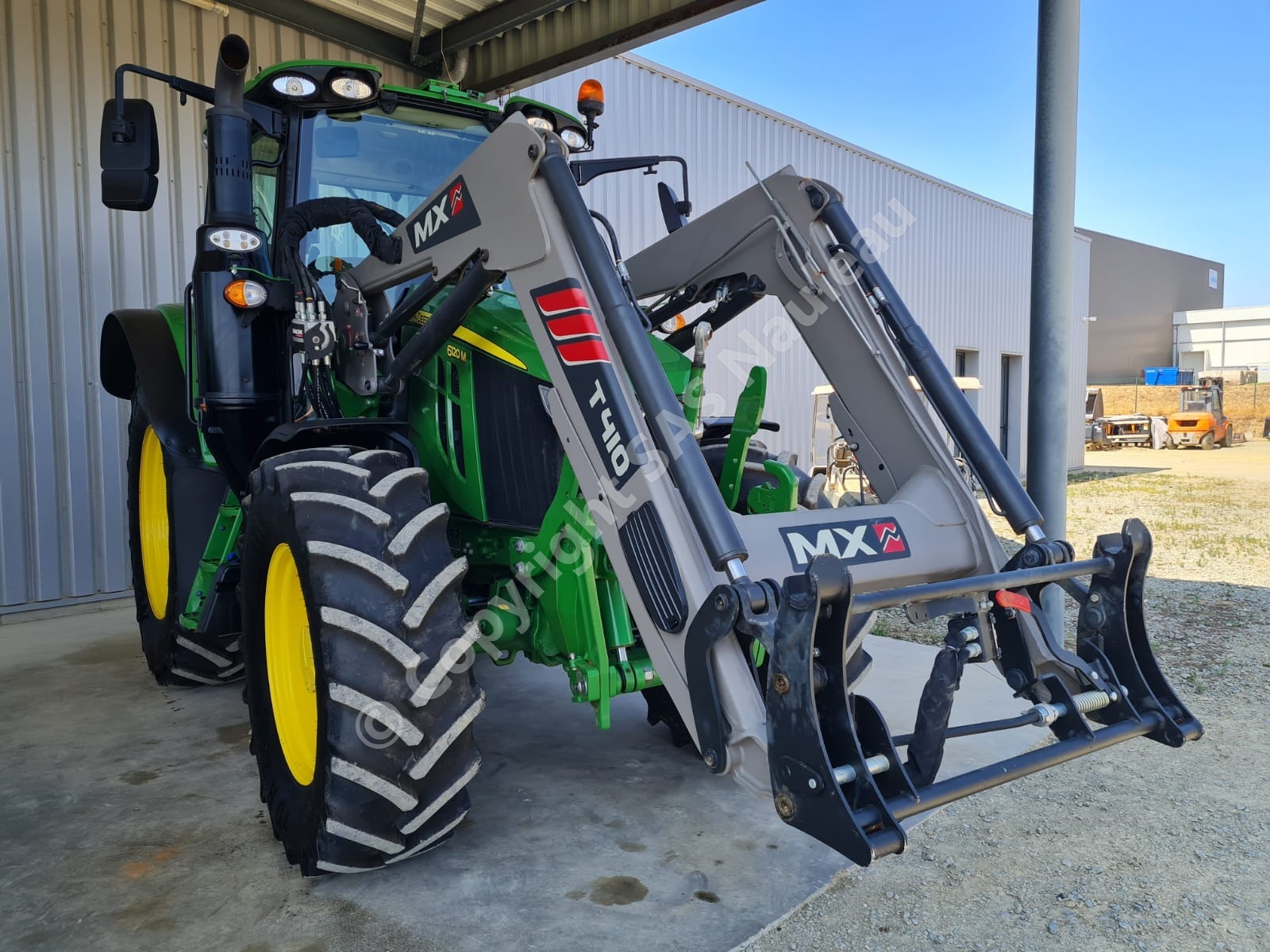 JOHN DEERE 6120M