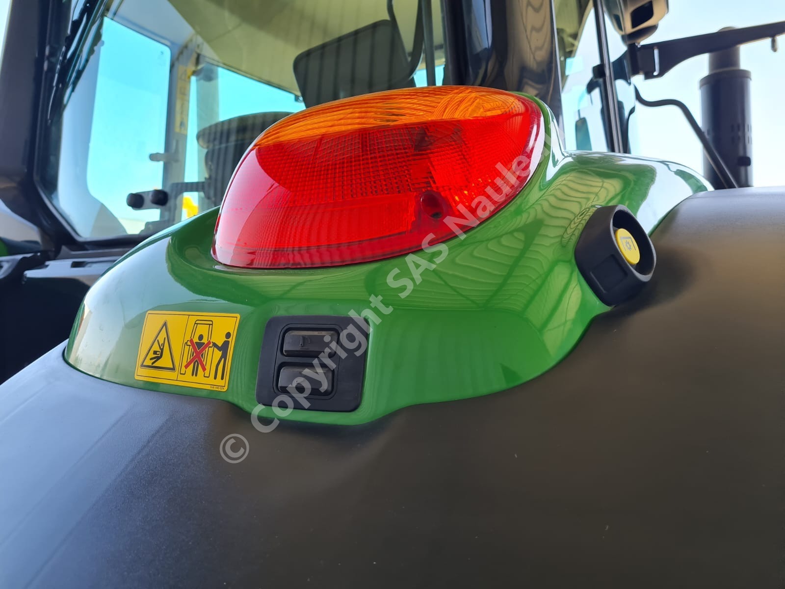 JOHN DEERE 6120M