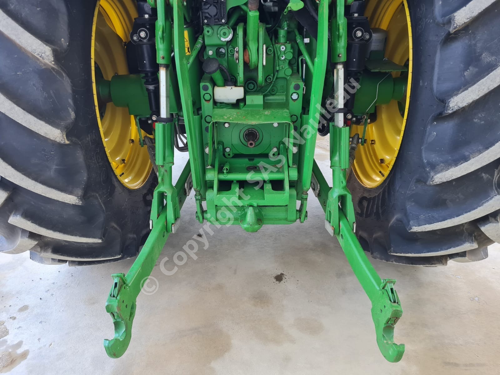 JOHN DEERE 6120M