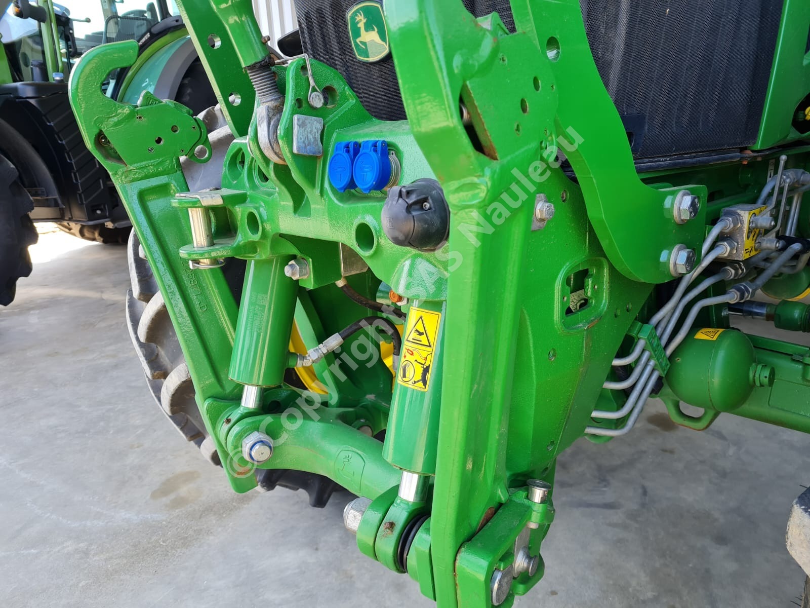 JOHN DEERE 6120M