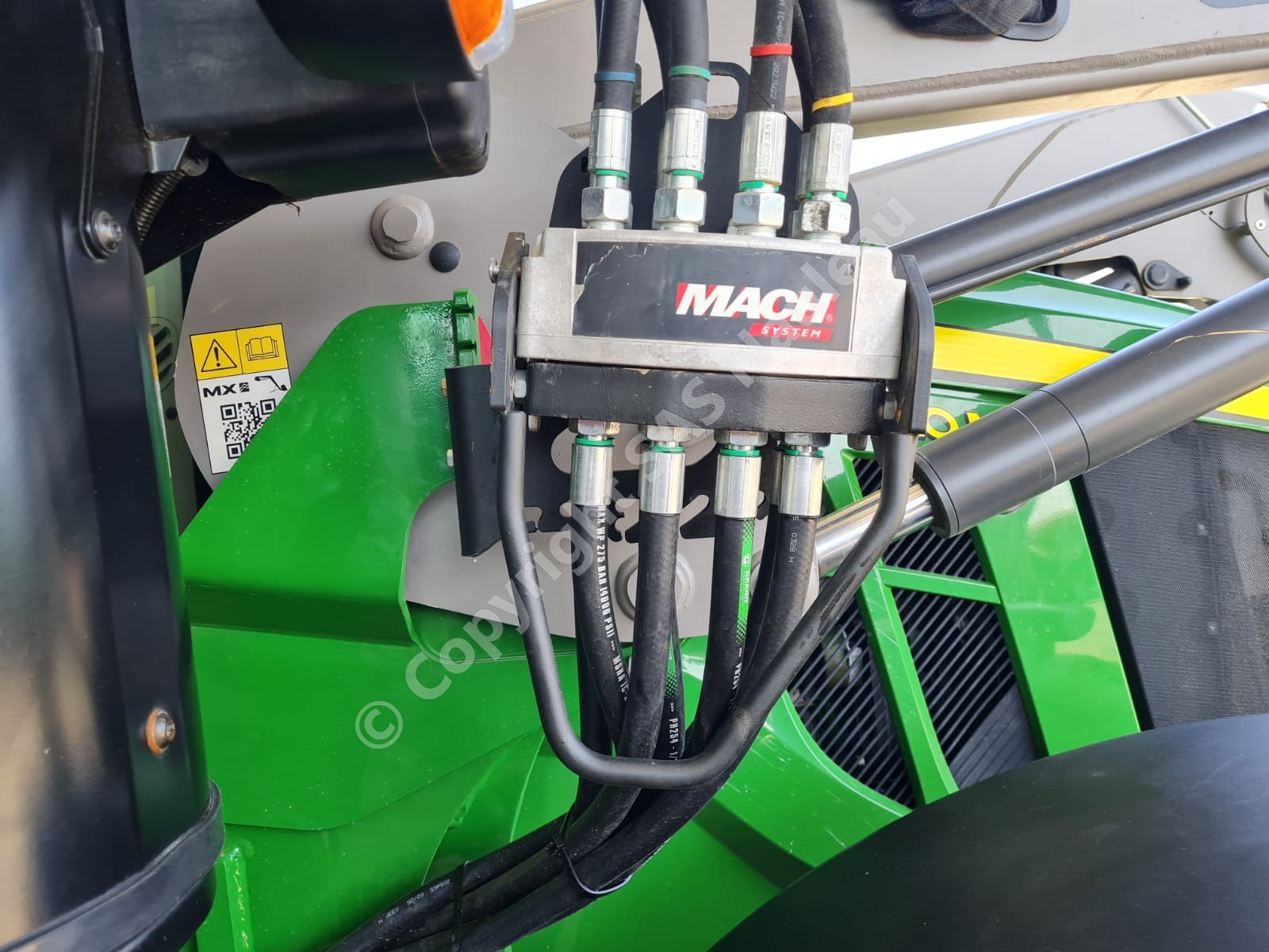 JOHN DEERE 6120M