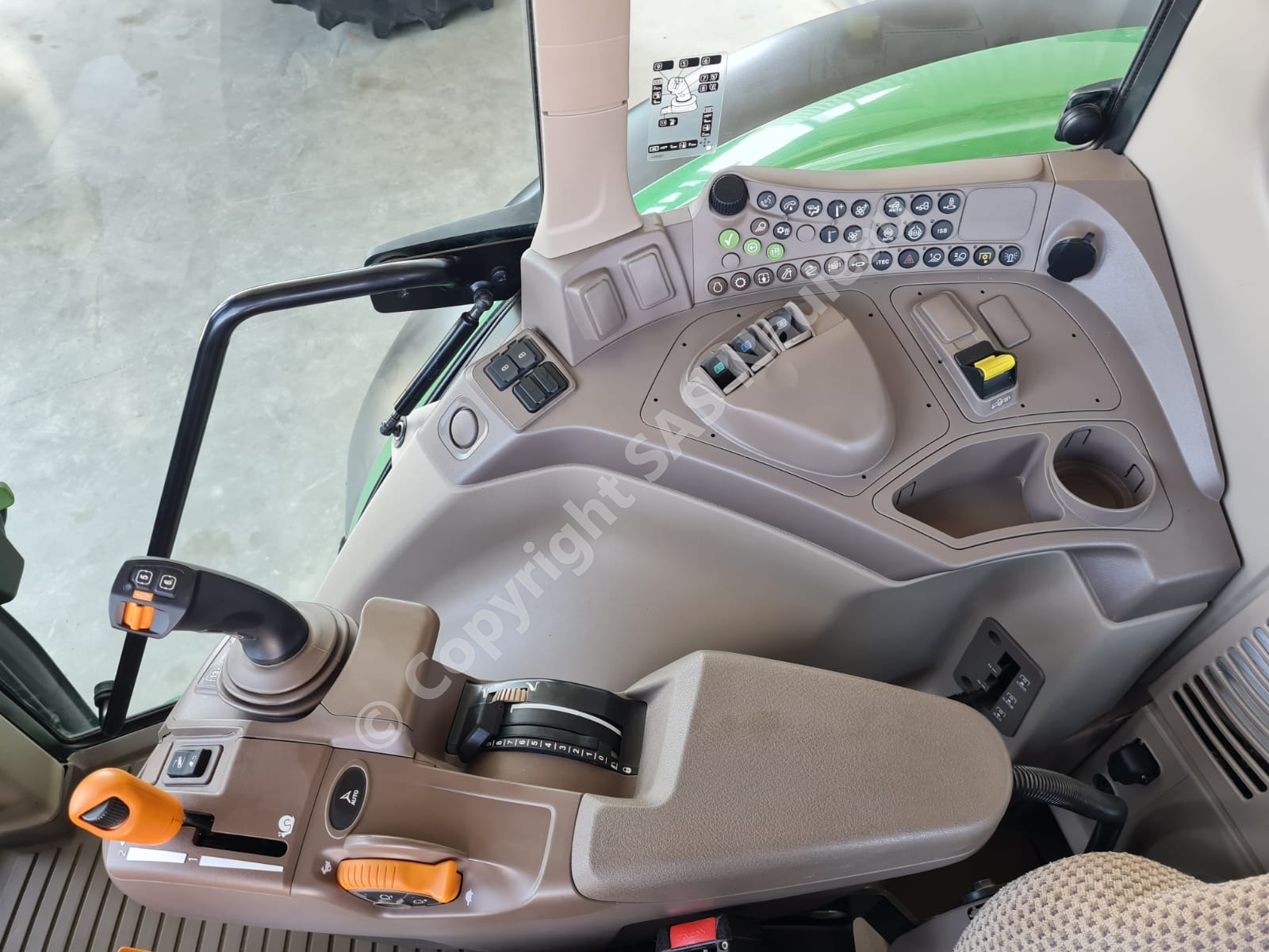 JOHN DEERE 6120M