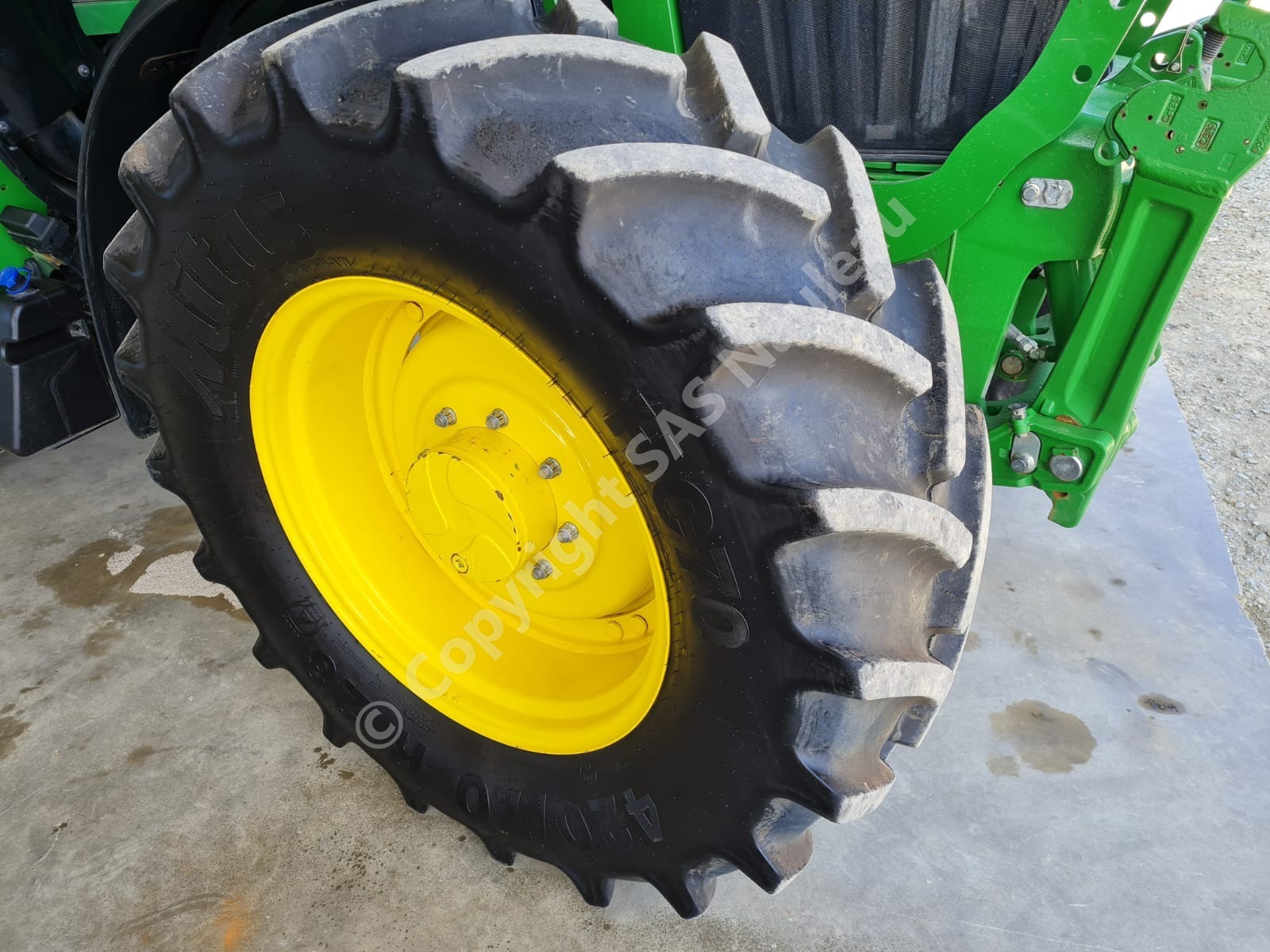 JOHN DEERE 6120M