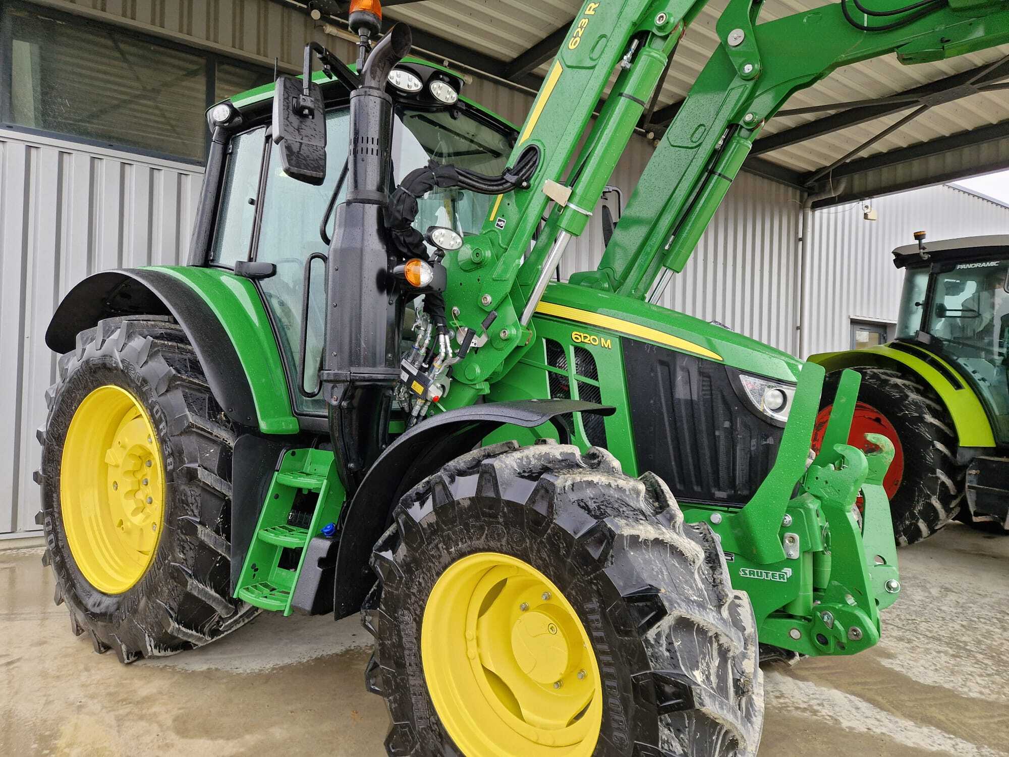 JOHN DEERE 6120M AUTOPOWER