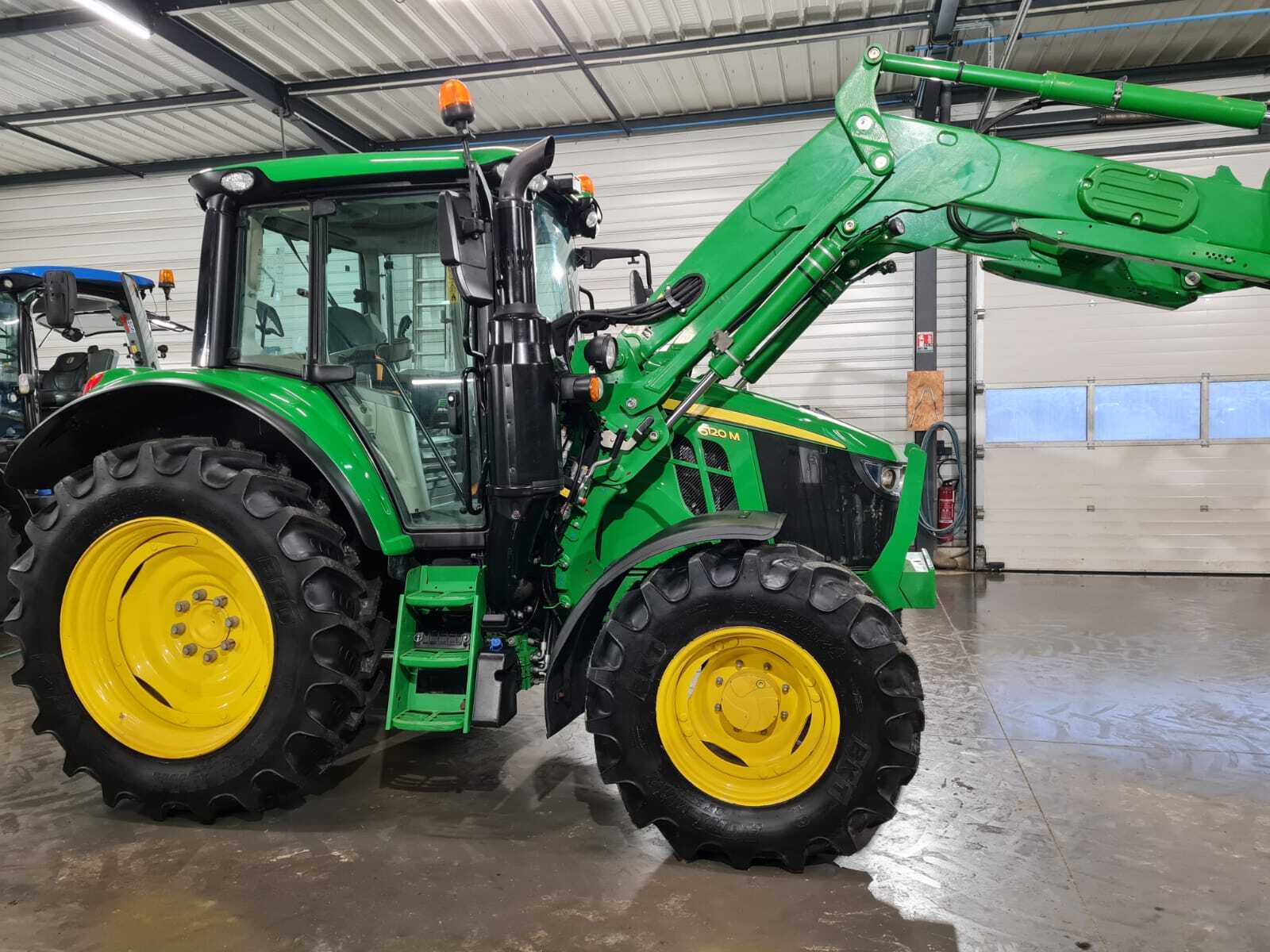 JOHN DEERE 6120M