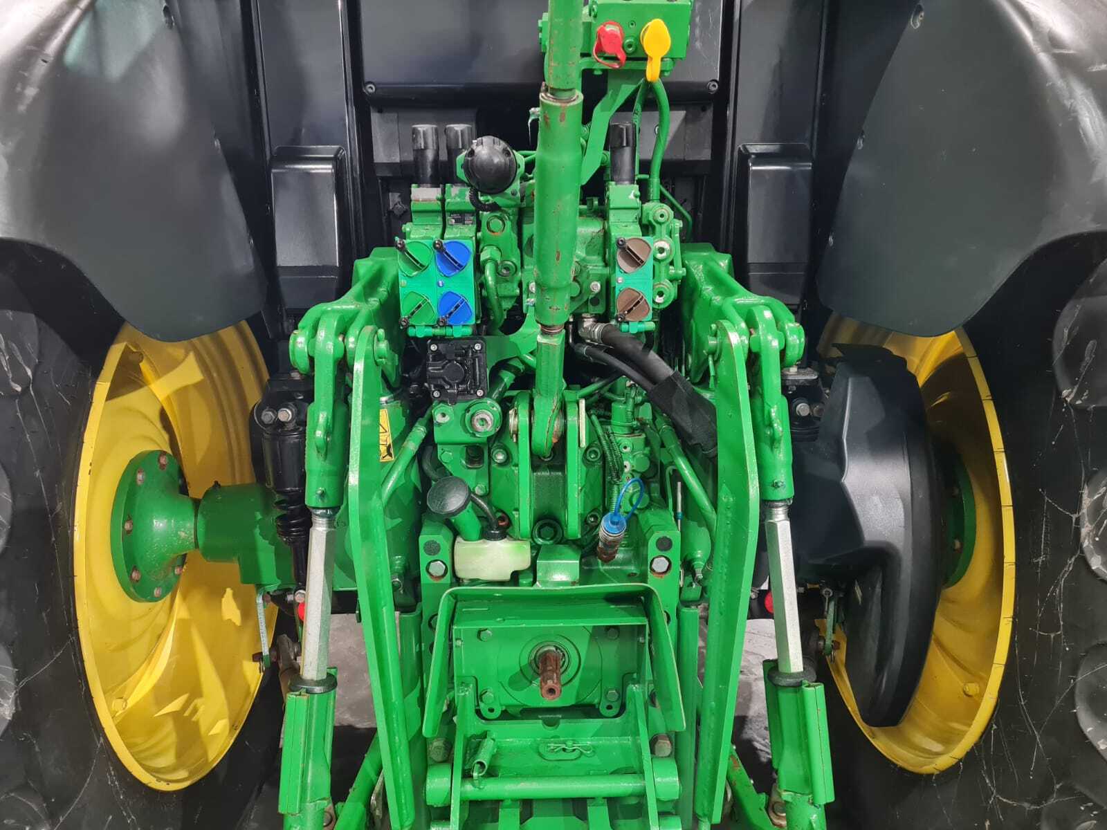 JOHN DEERE 6120M