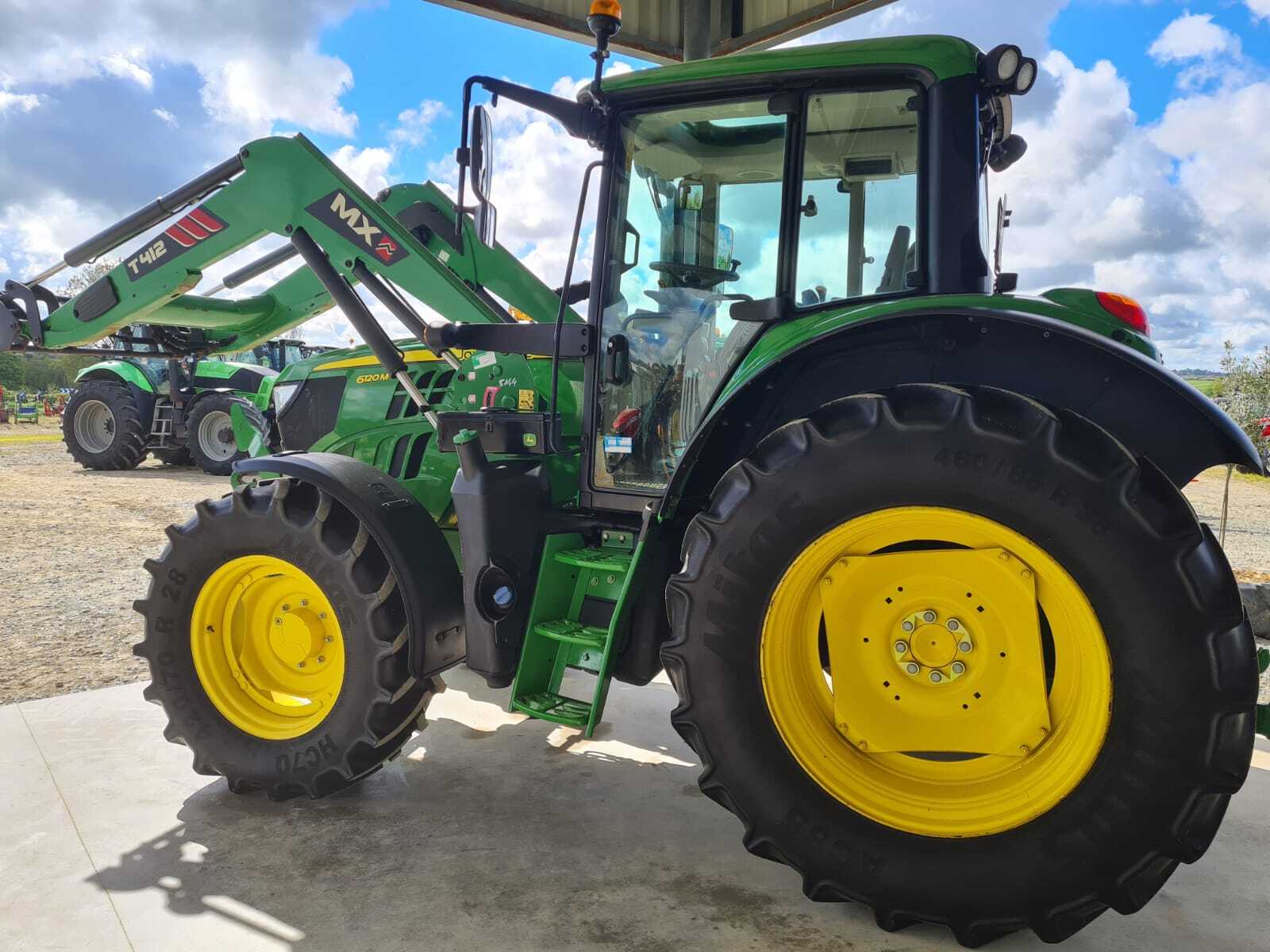 JOHN DEERE 6120M