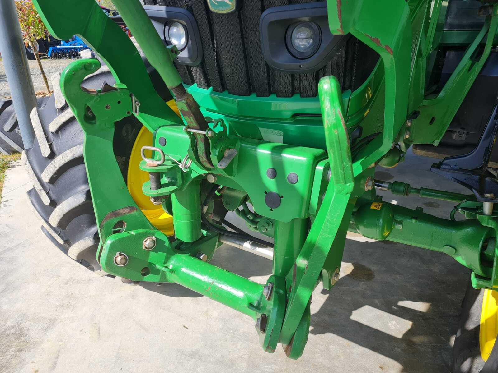 JOHN DEERE 6120M