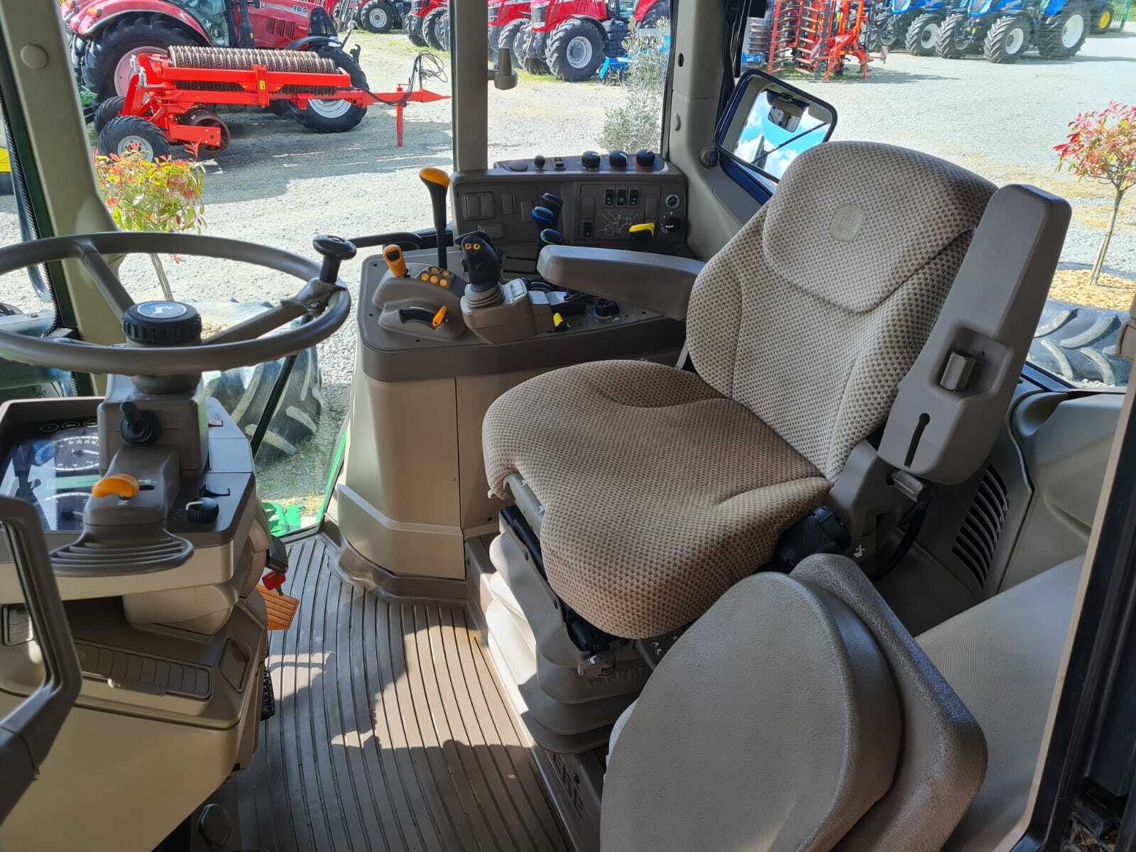 JOHN DEERE 6120M