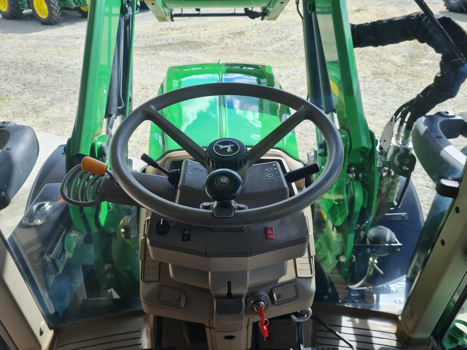 JOHN DEERE 6120M