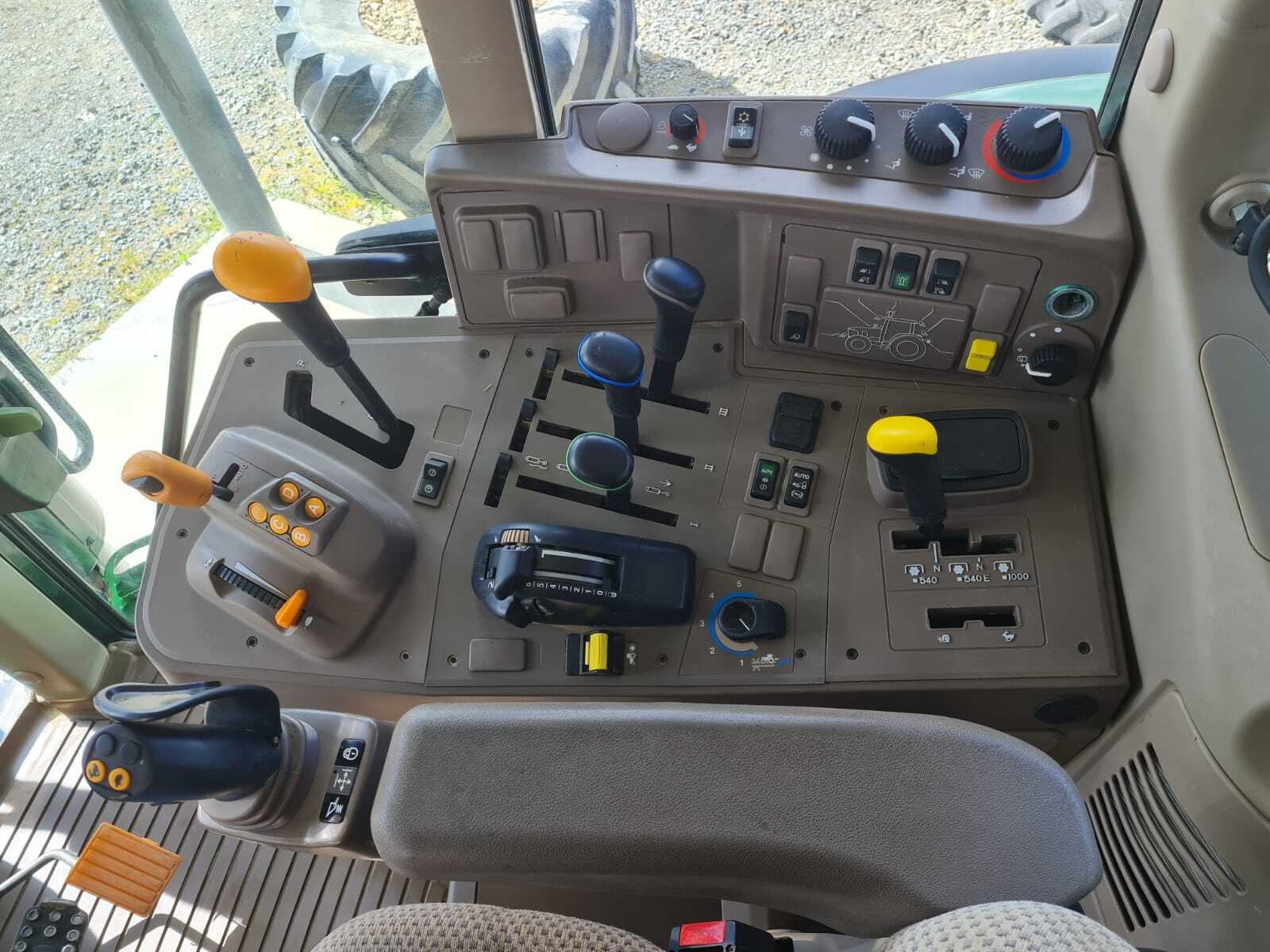JOHN DEERE 6120M
