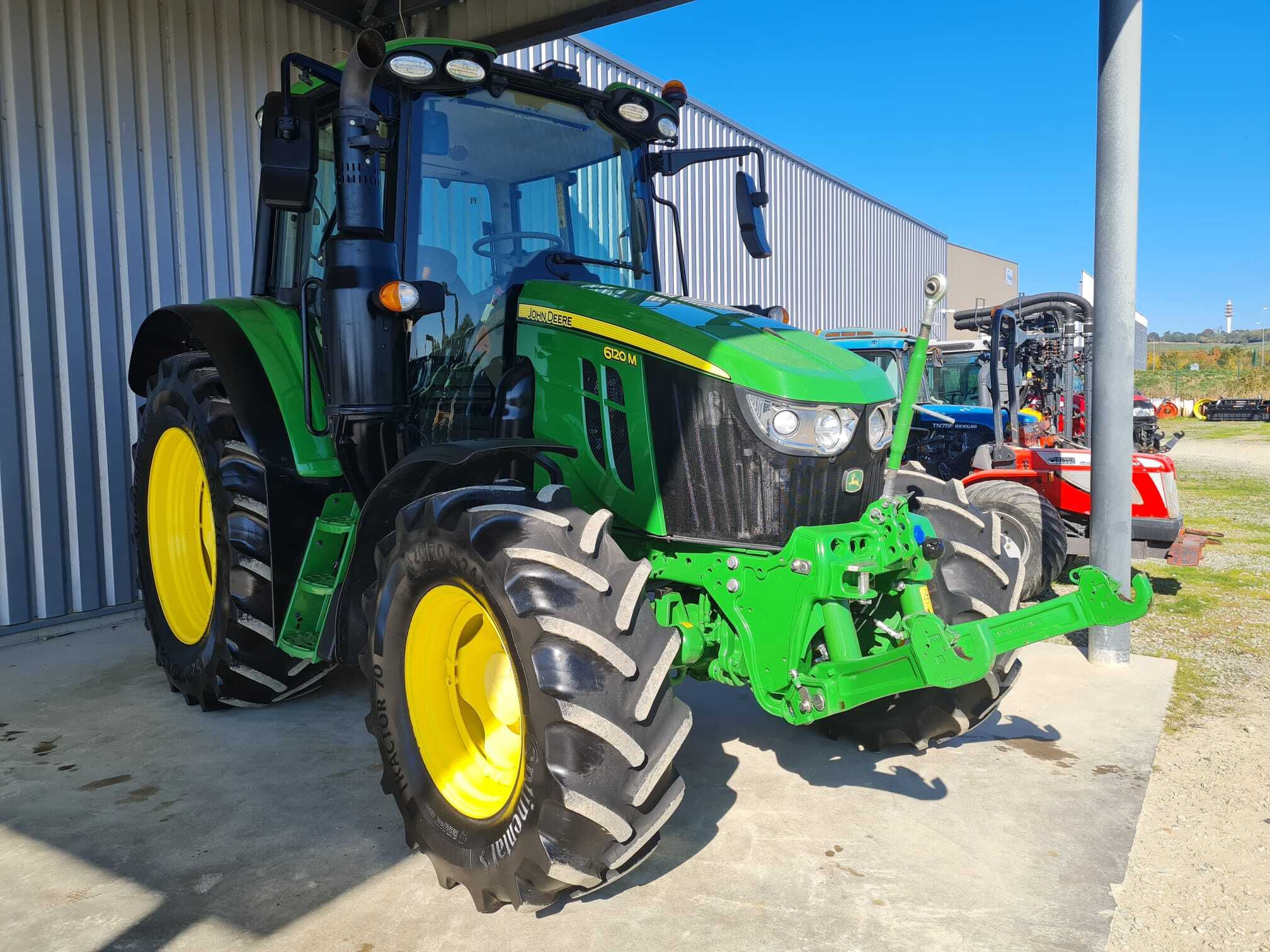 JOHN DEERE 6120M