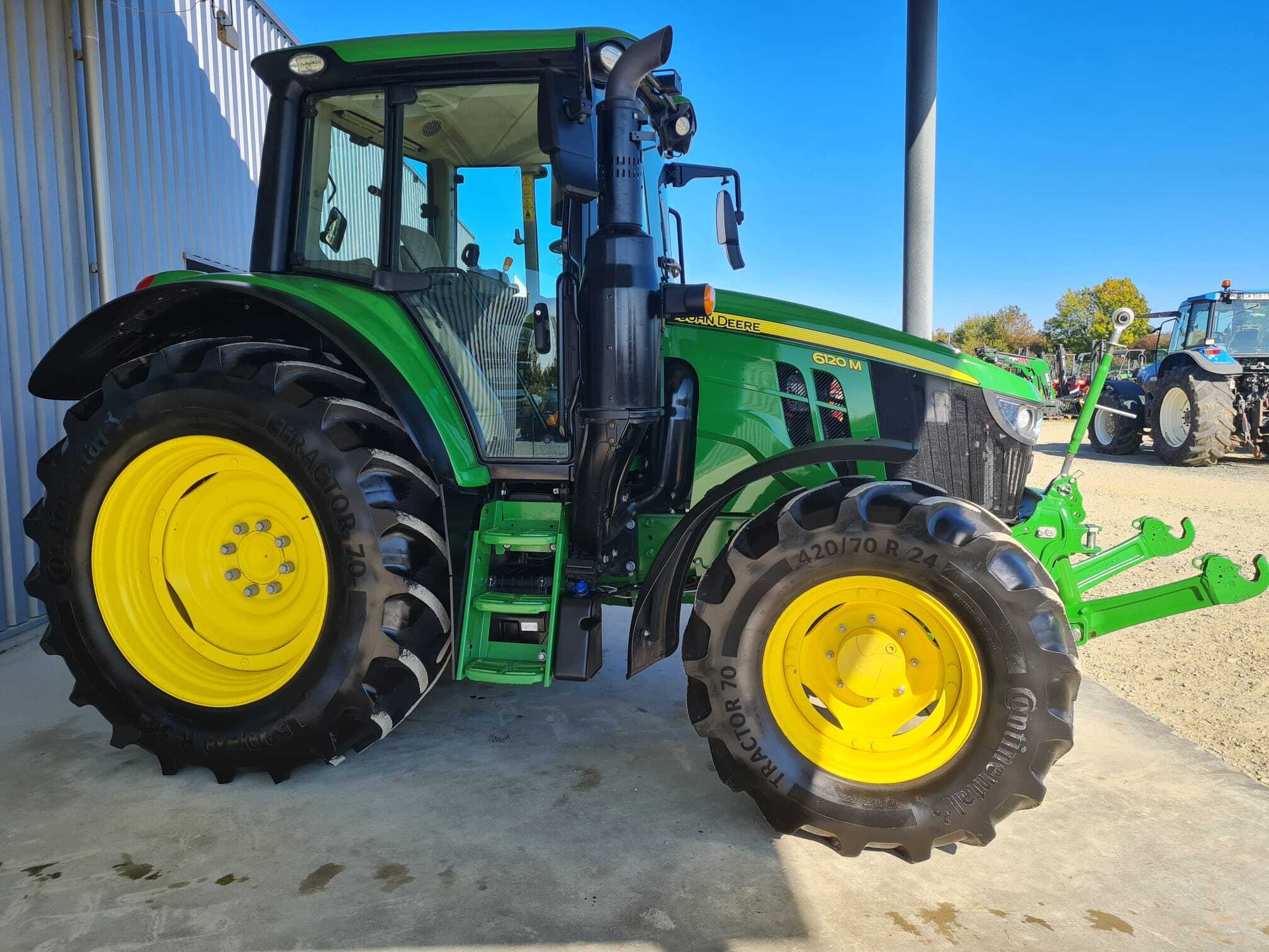 JOHN DEERE 6120M