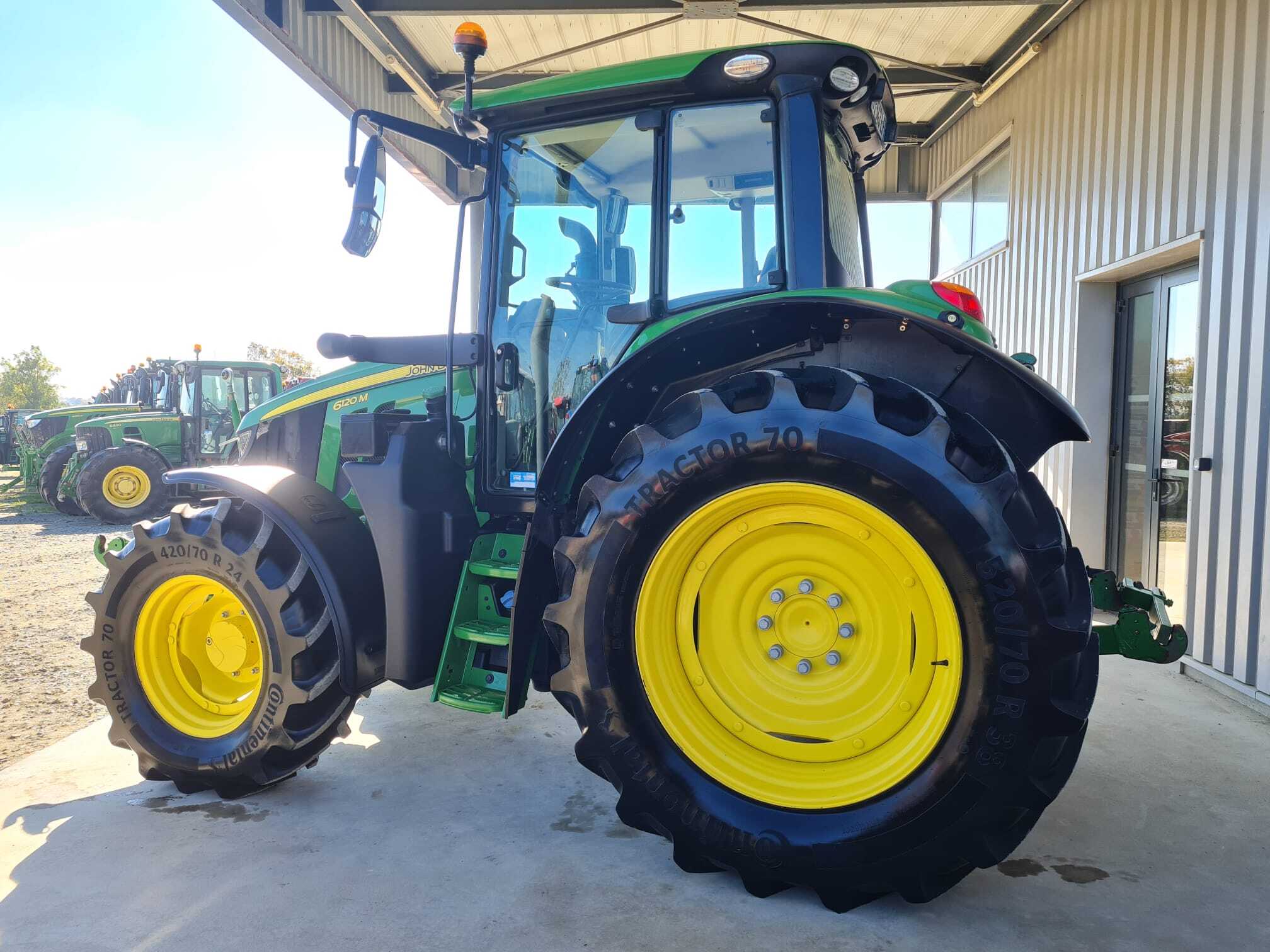JOHN DEERE 6120M