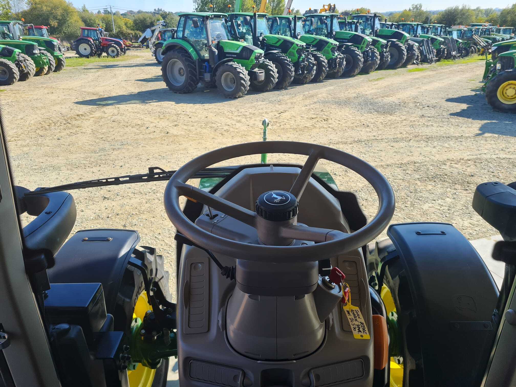 JOHN DEERE 6120M