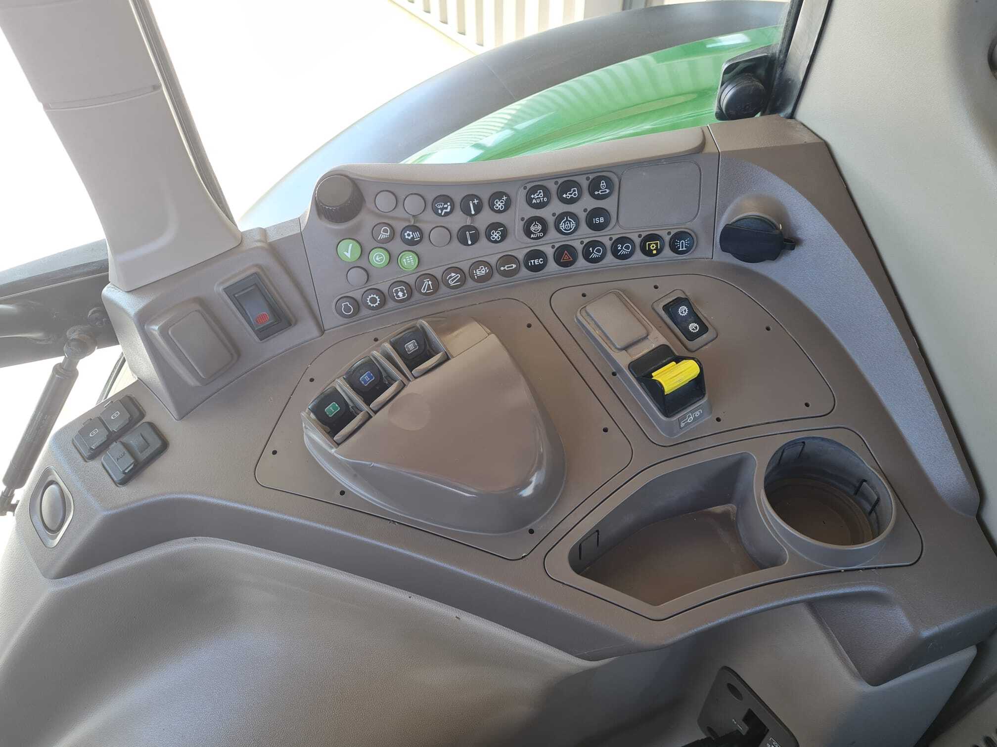 JOHN DEERE 6120M