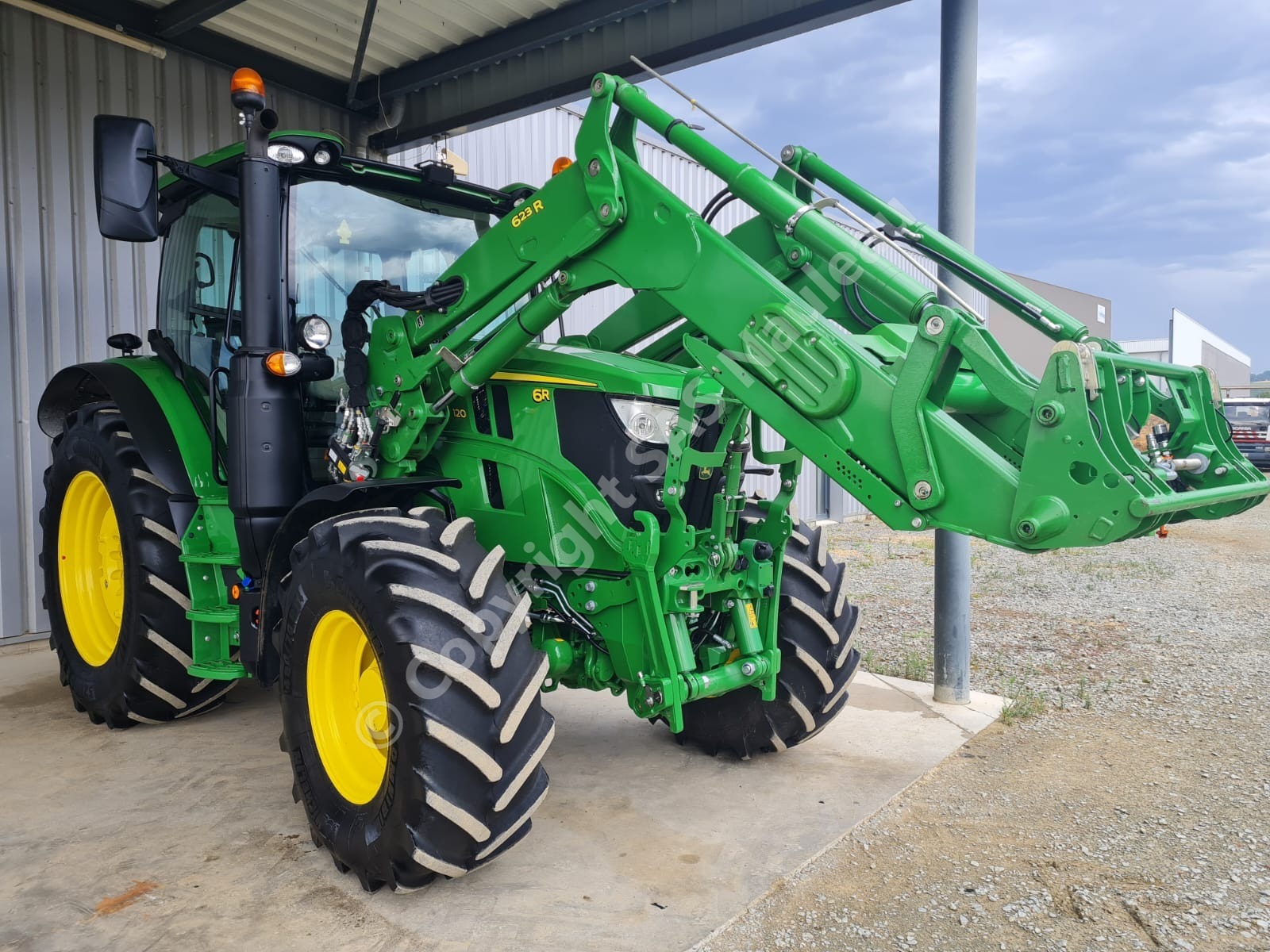 JOHN DEERE 6R120
