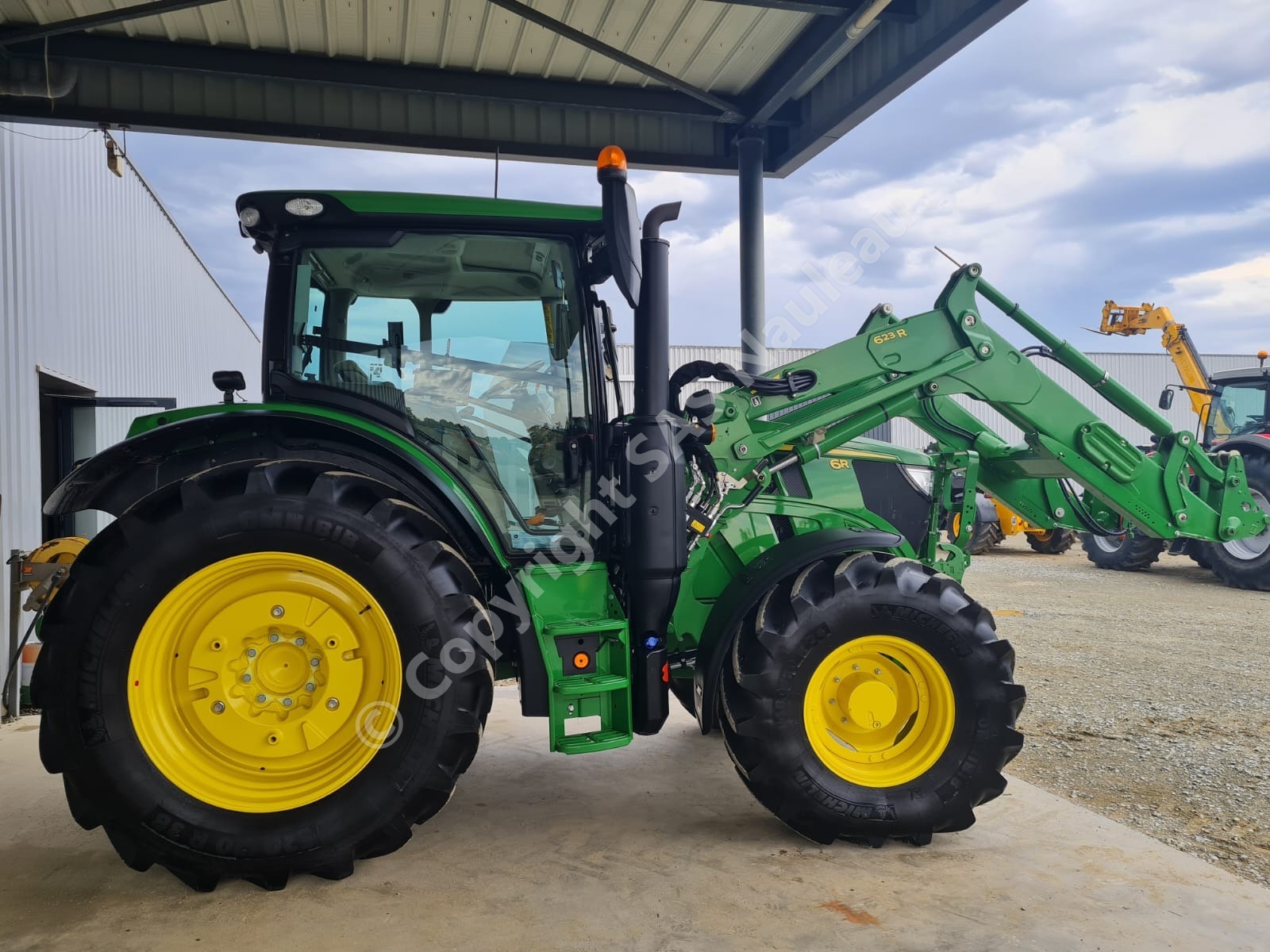 JOHN DEERE 6R120