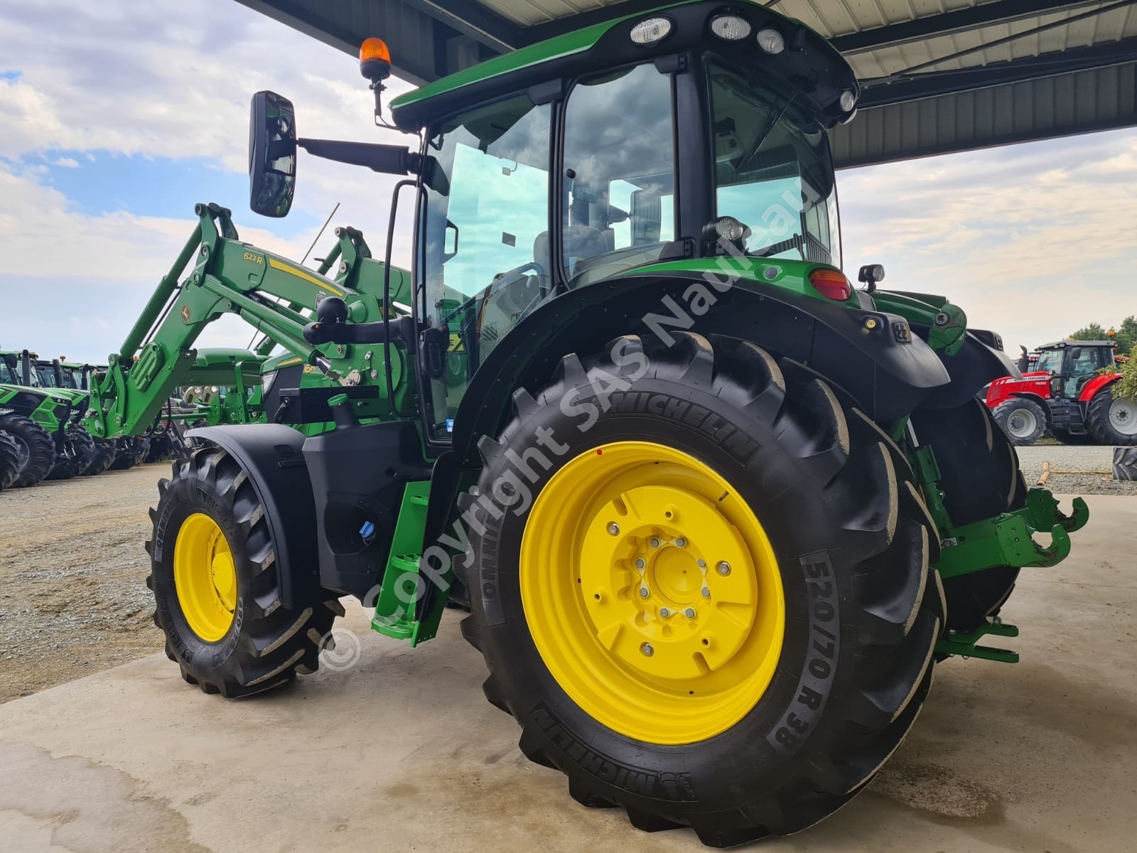 JOHN DEERE 6R120