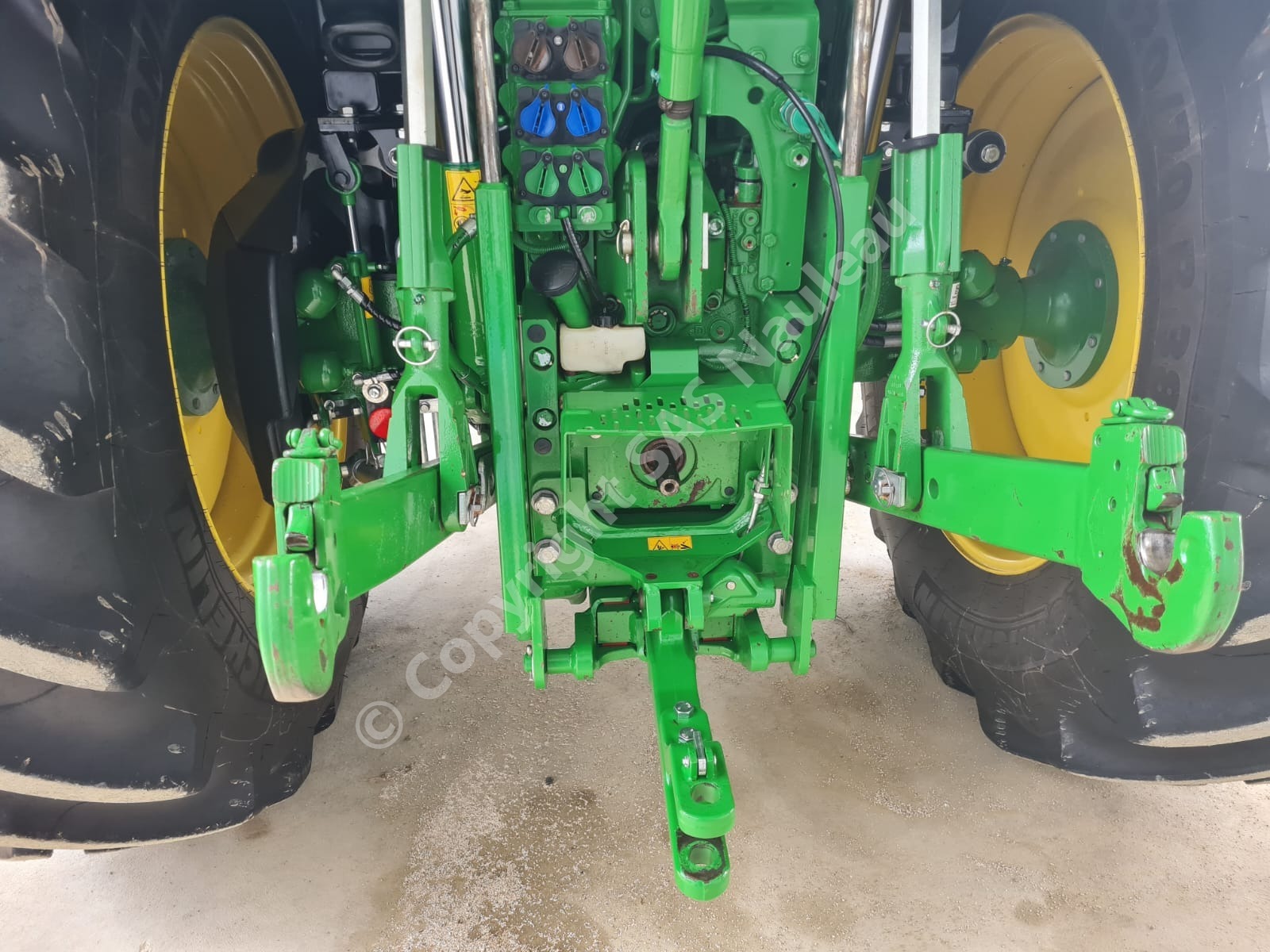 JOHN DEERE 6R120