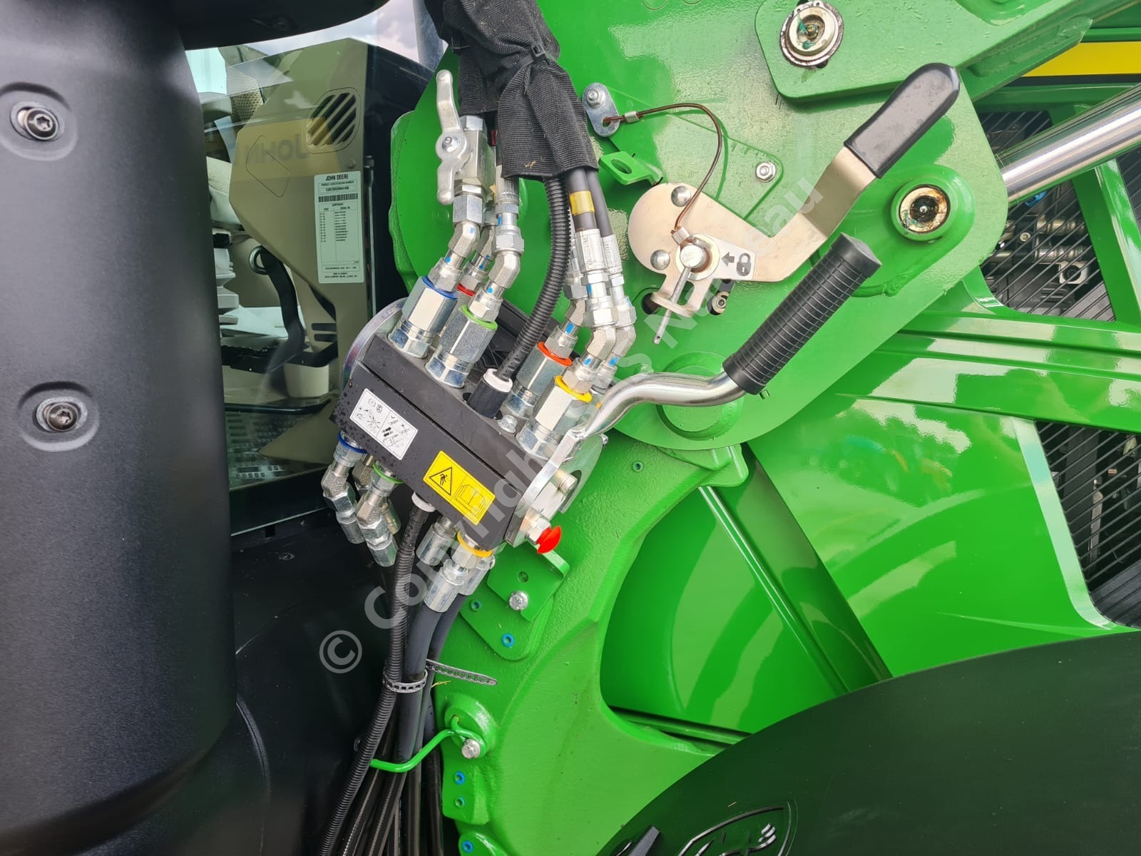JOHN DEERE 6R120