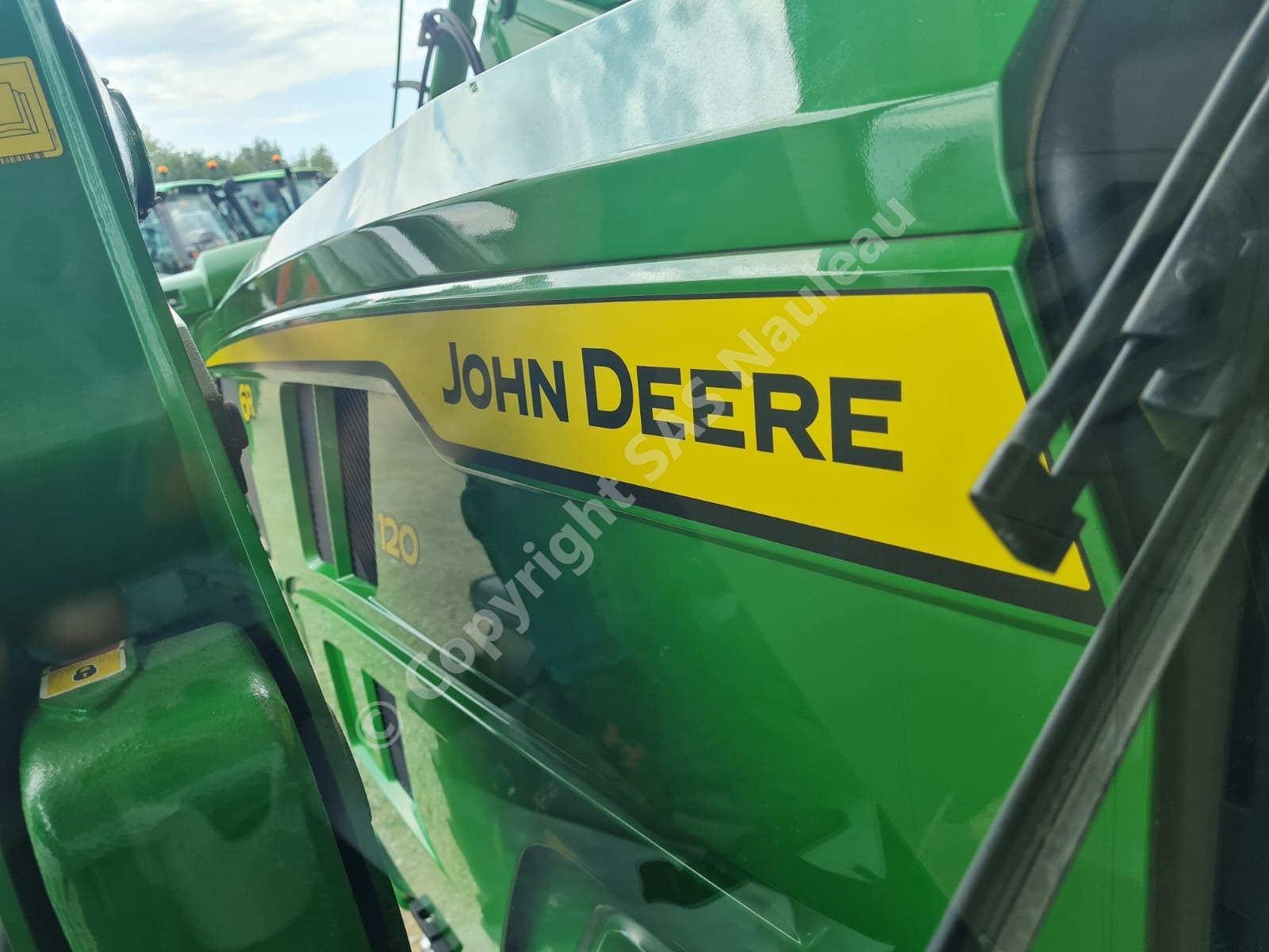 JOHN DEERE 6R120