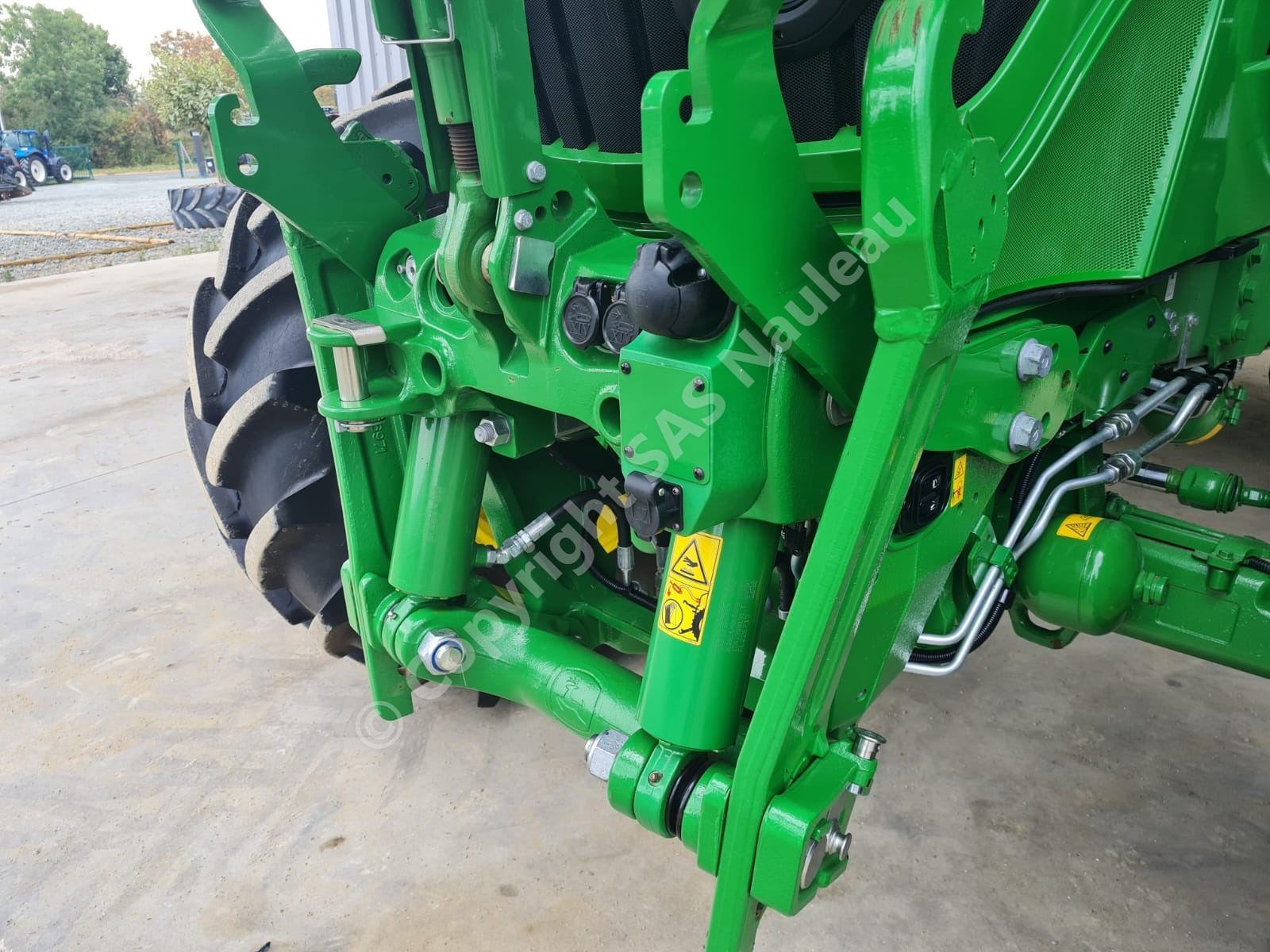 JOHN DEERE 6R120