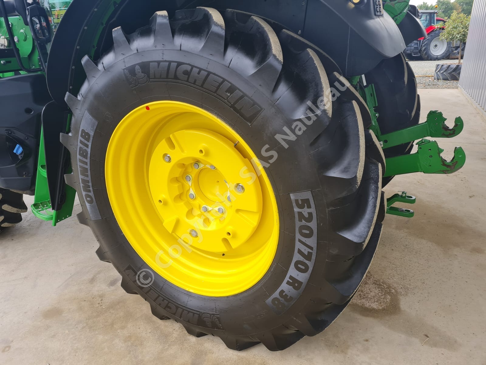 JOHN DEERE 6R120