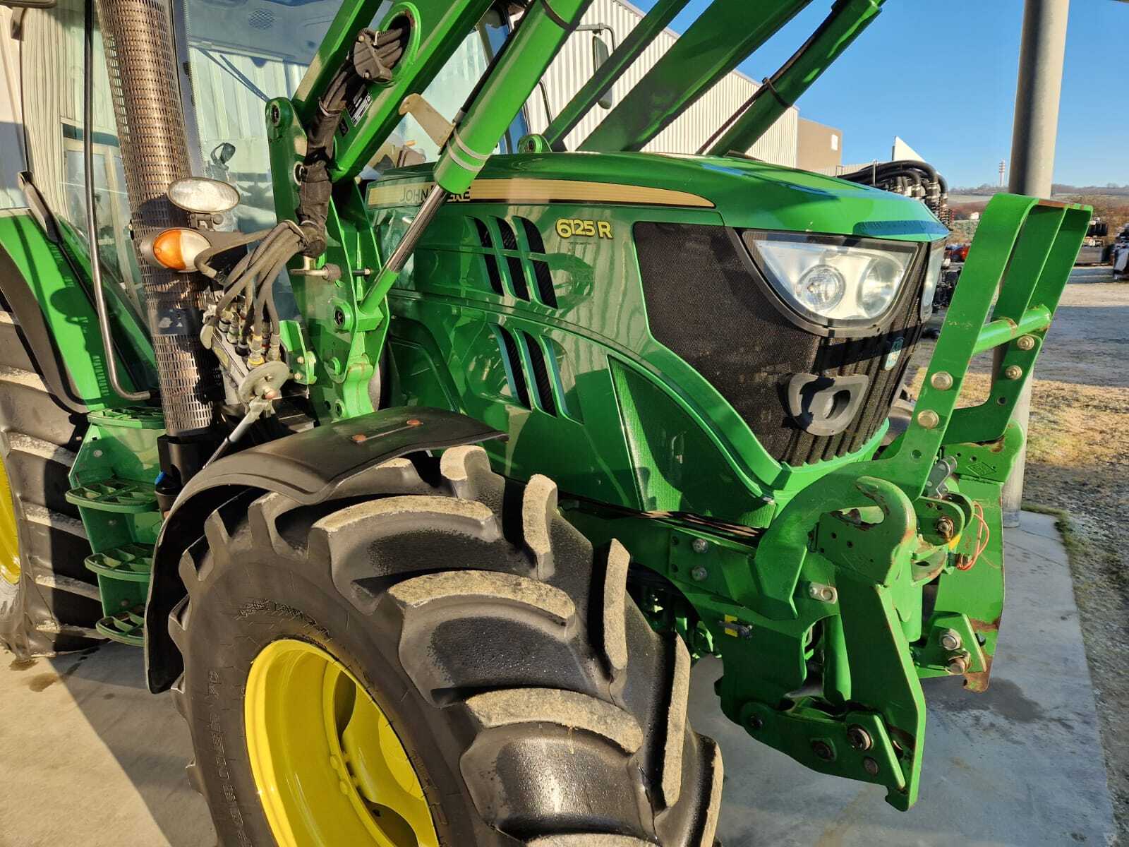 JOHN DEERE 6125R