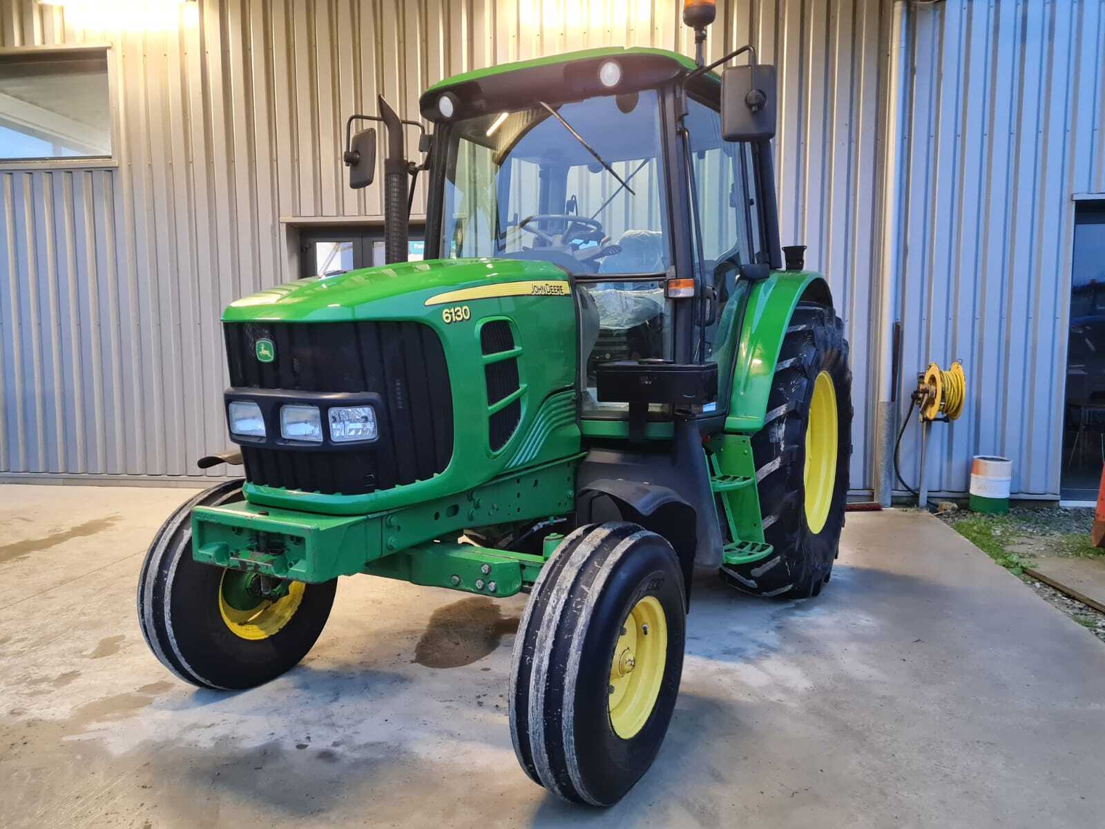 JOHN DEERE 6130