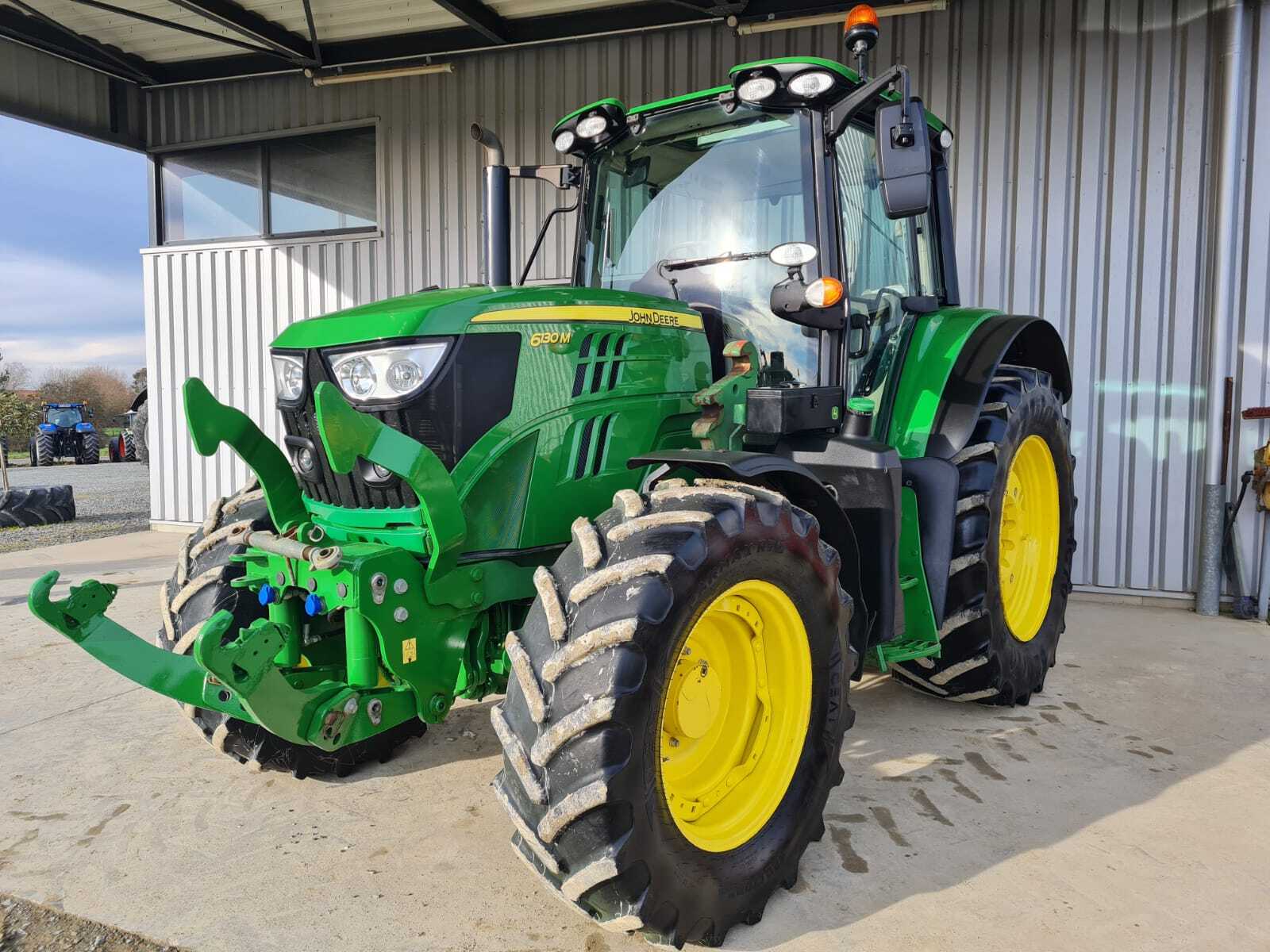 JOHN DEERE 6130M