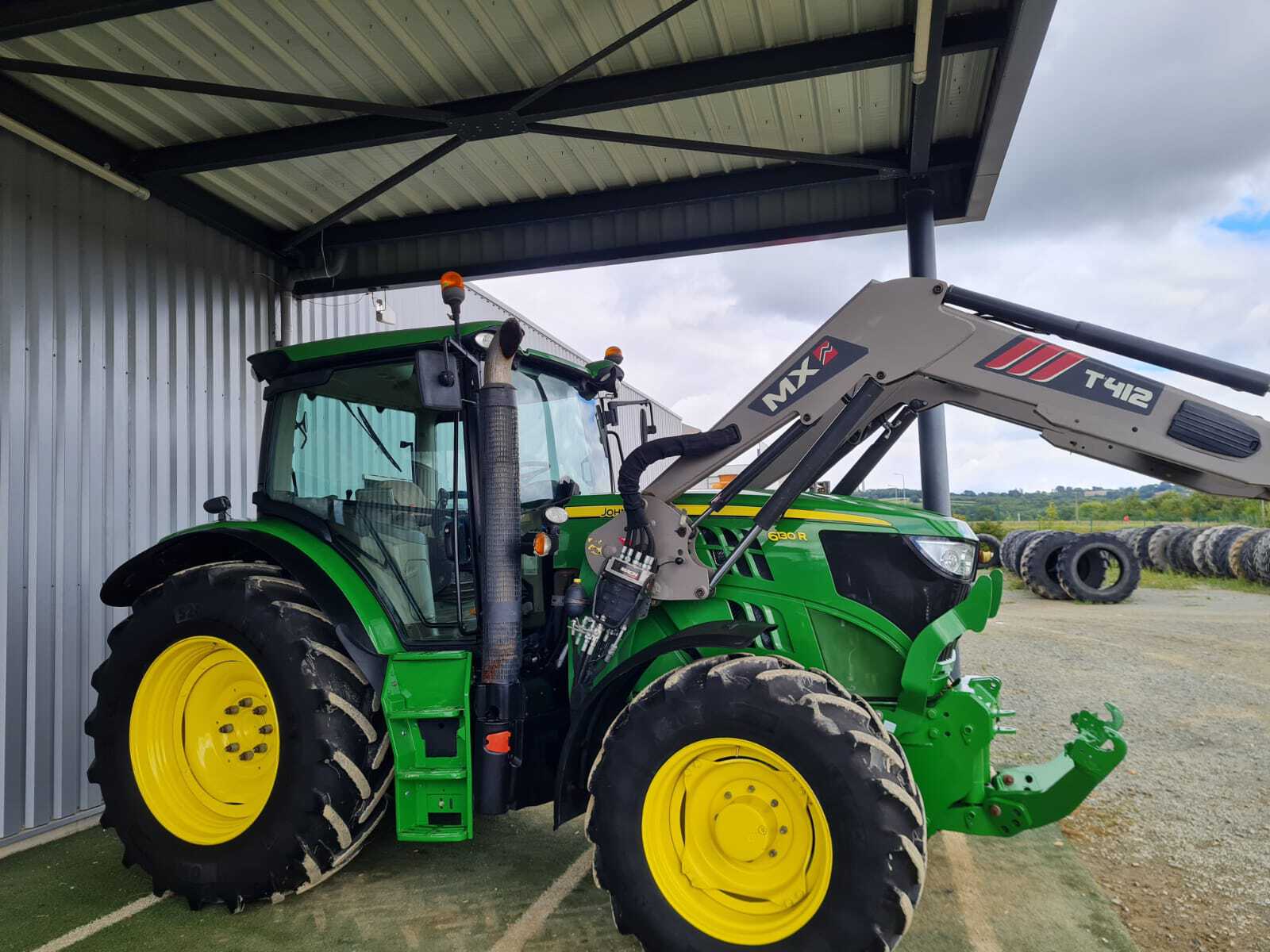 JOHN DEERE 6130R