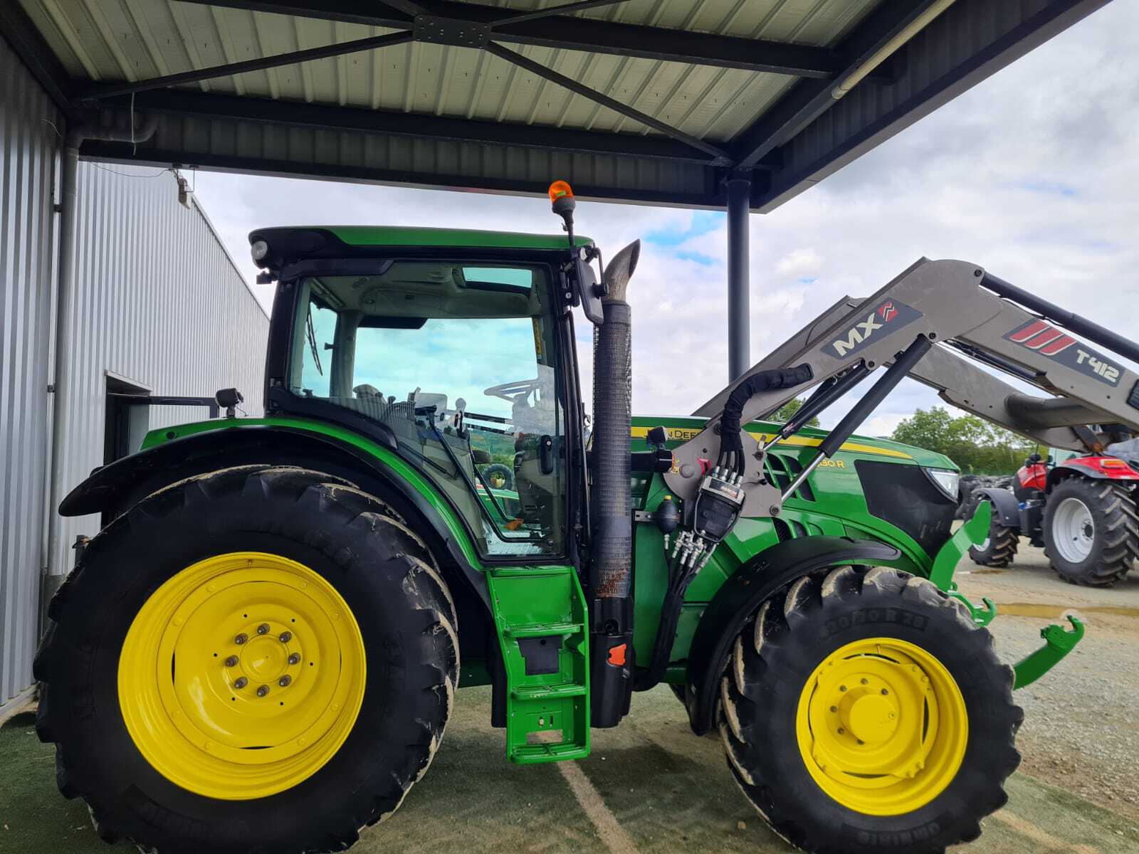 JOHN DEERE 6130R