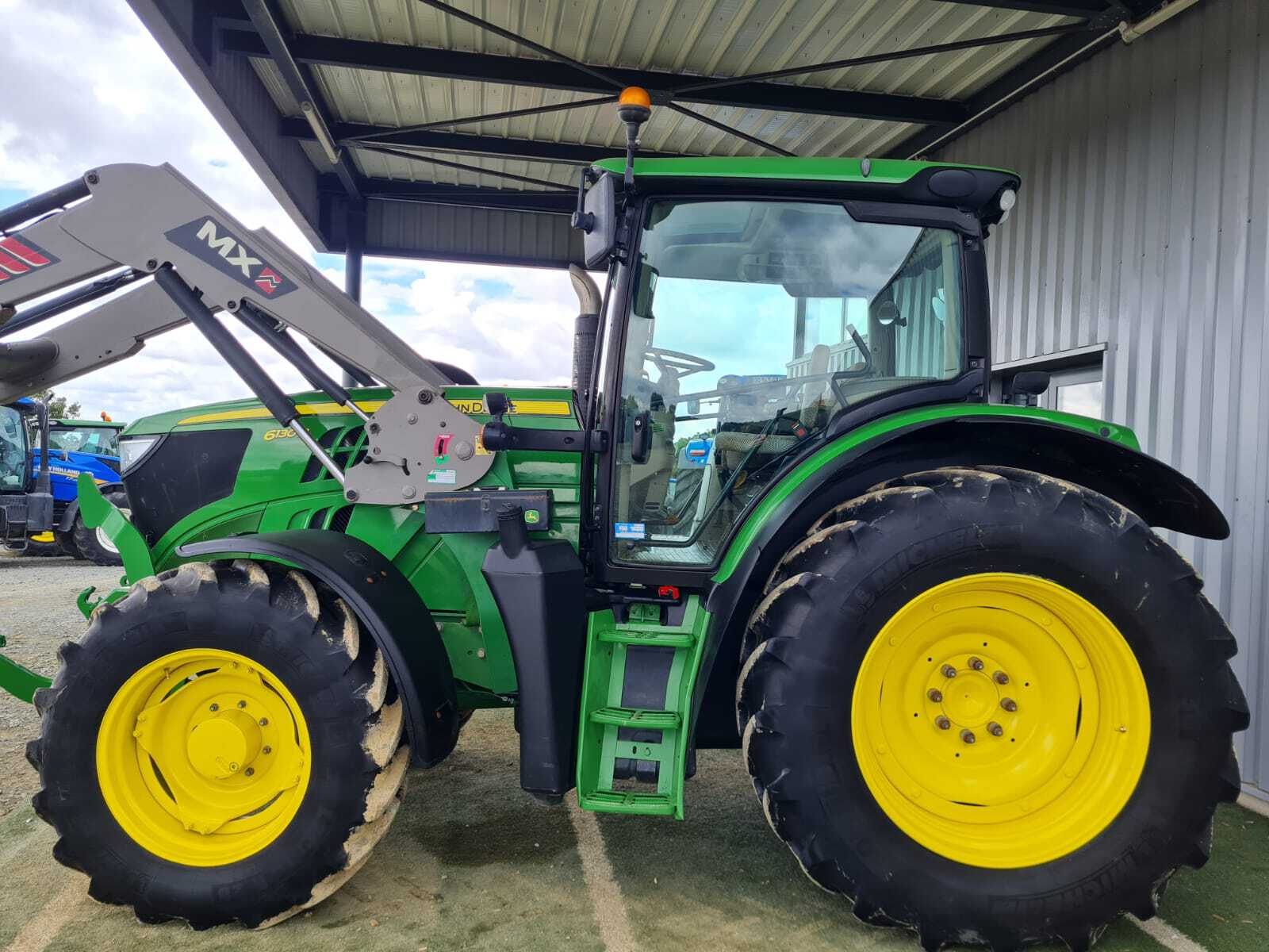 JOHN DEERE 6130R