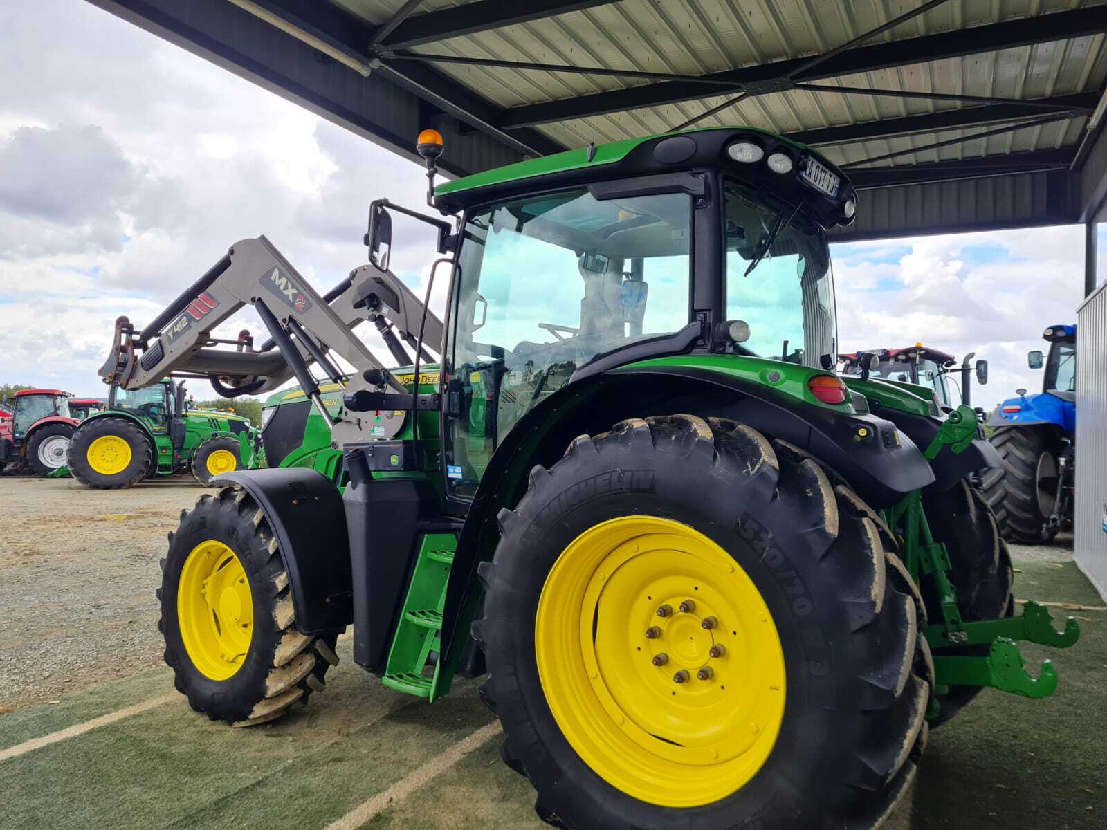 JOHN DEERE 6130R