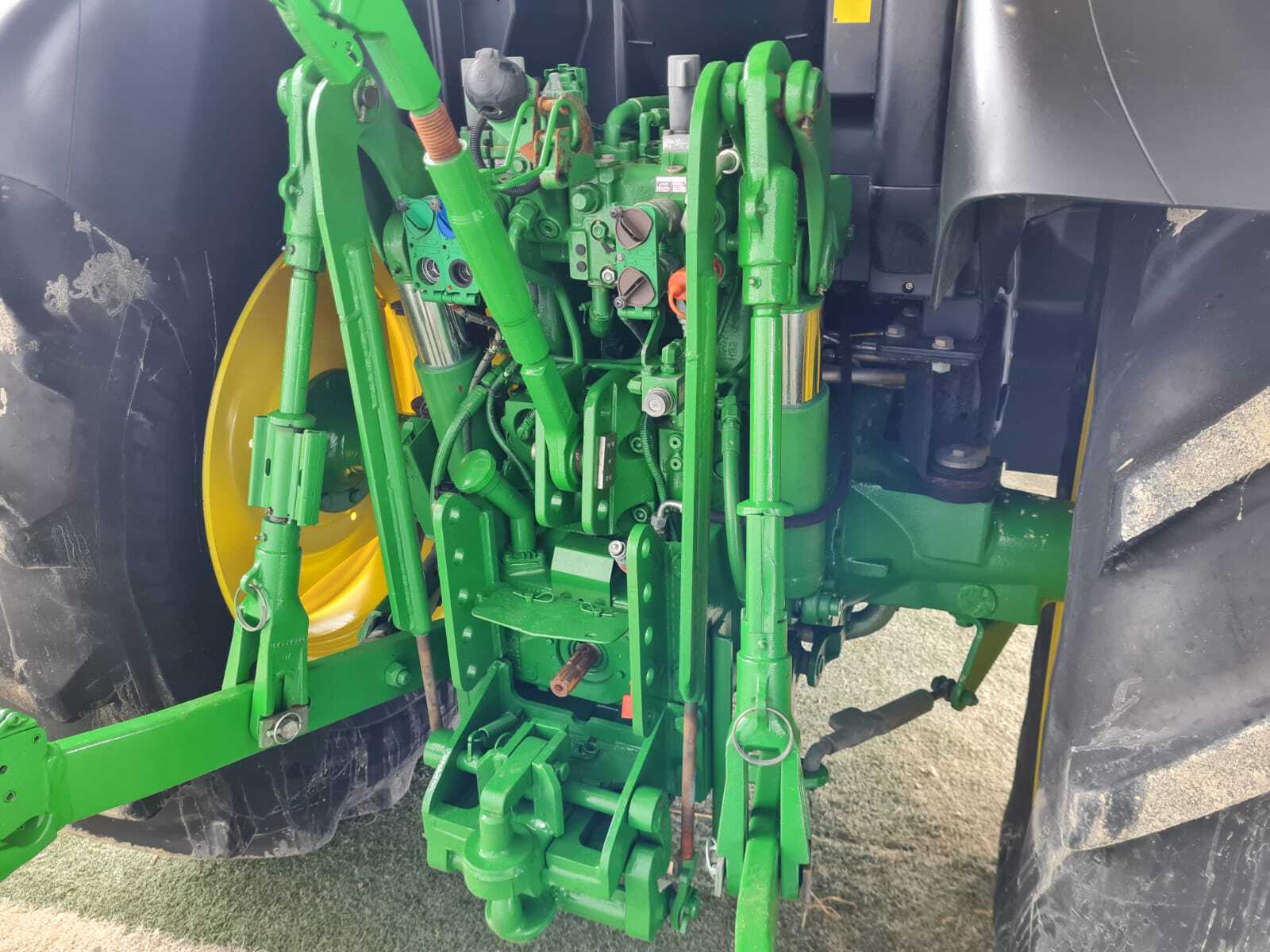 JOHN DEERE 6130R
