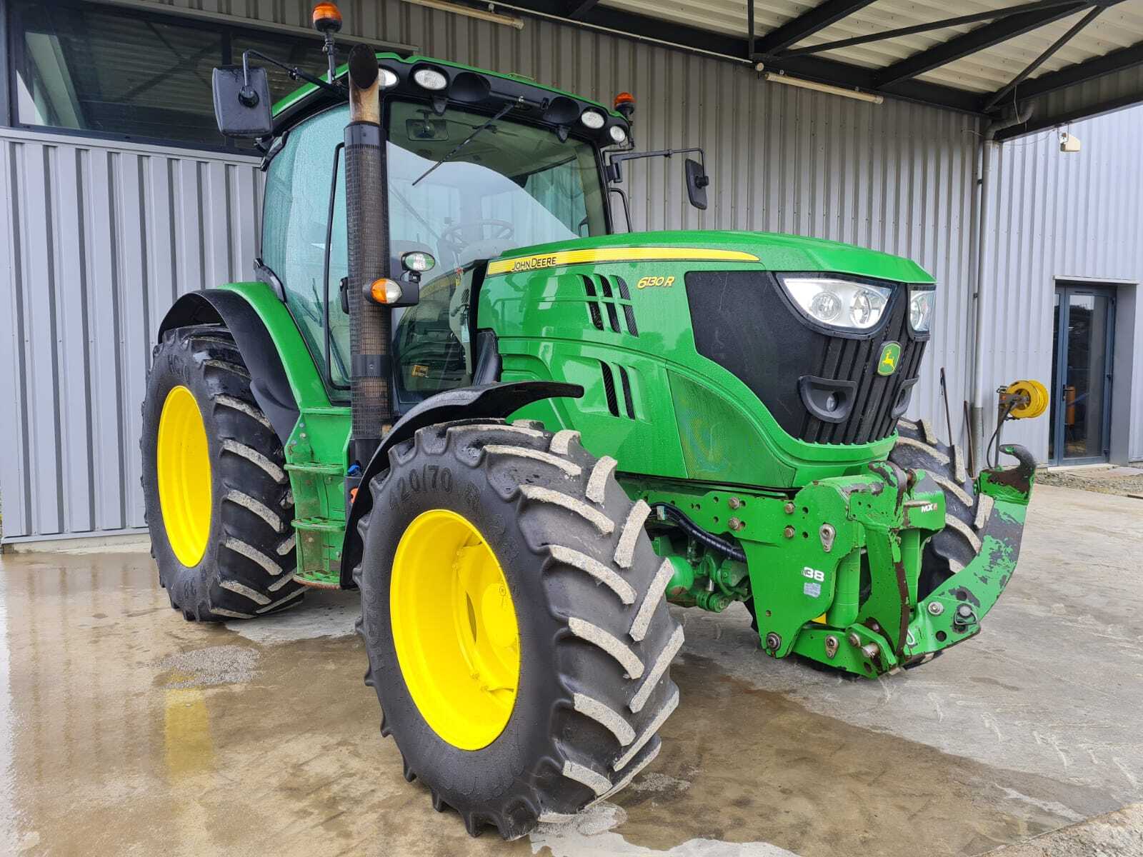 JOHN DEERE 6130R