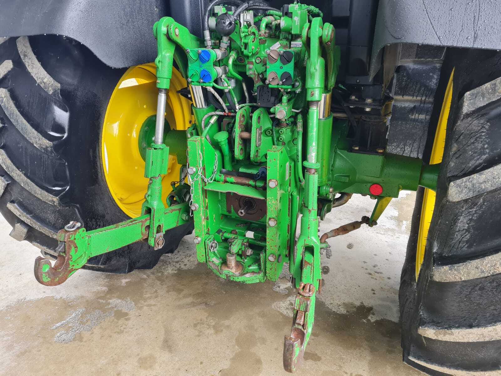 JOHN DEERE 6130R