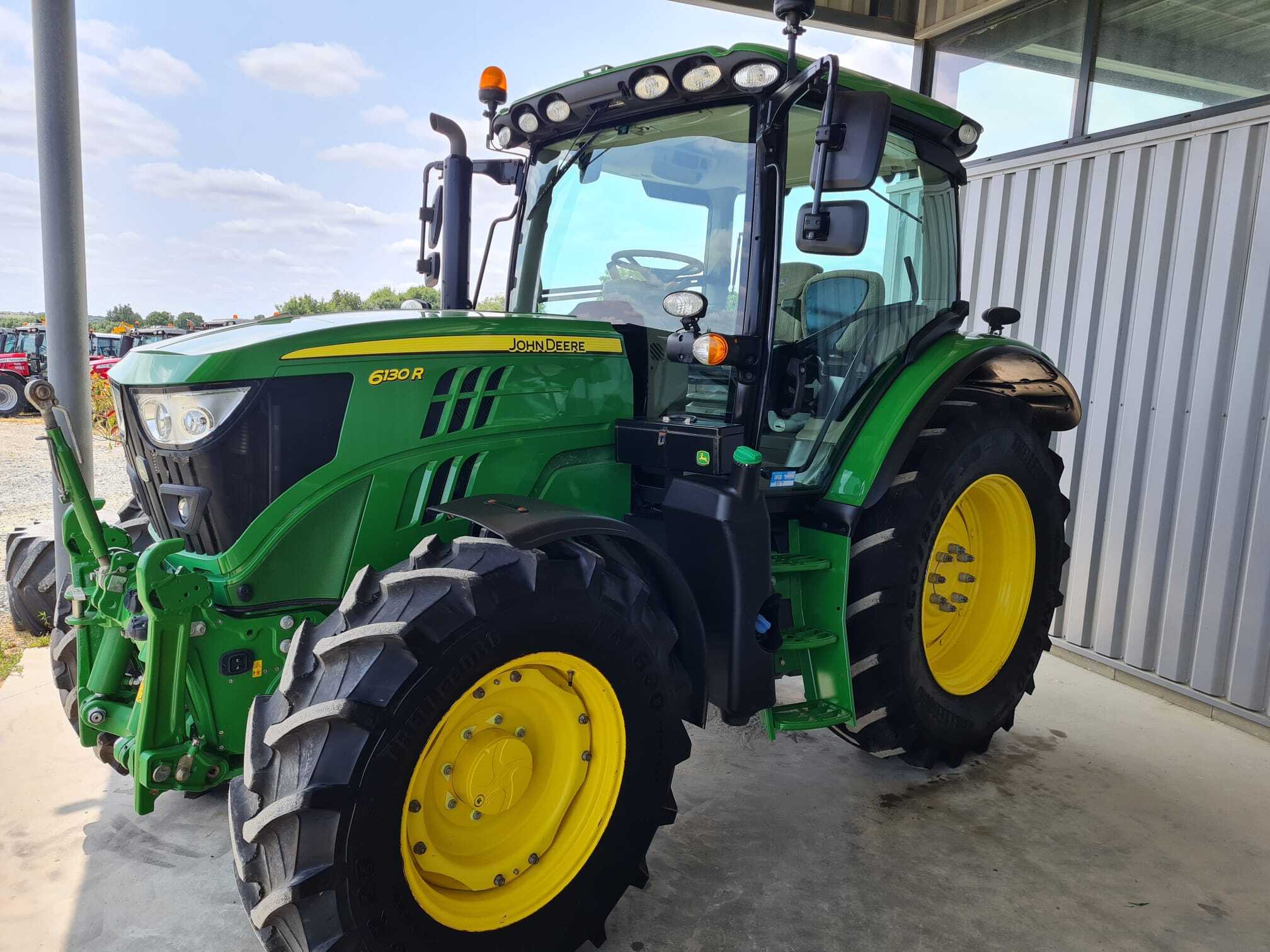 JOHN DEERE 6130R