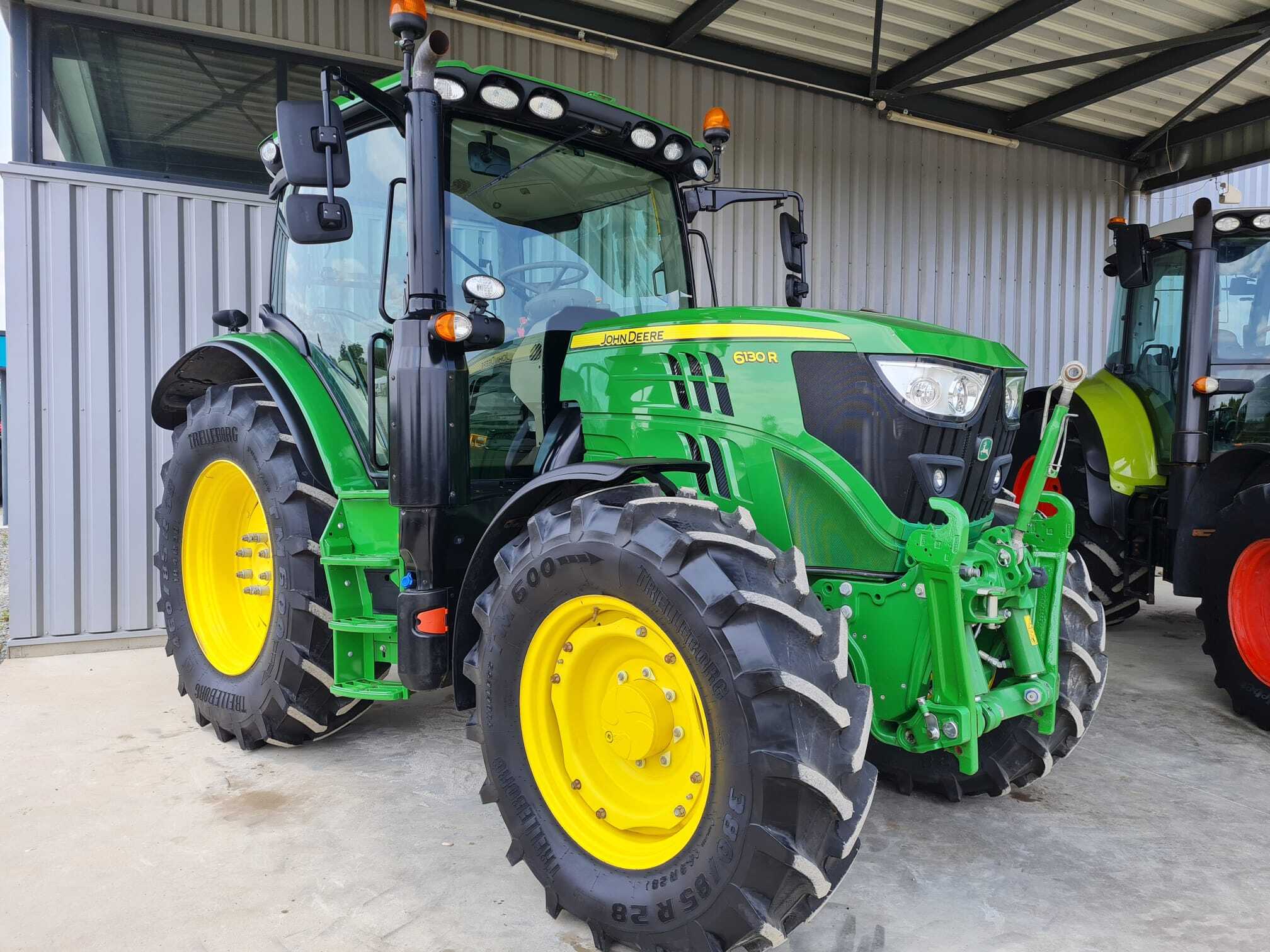 JOHN DEERE 6130R