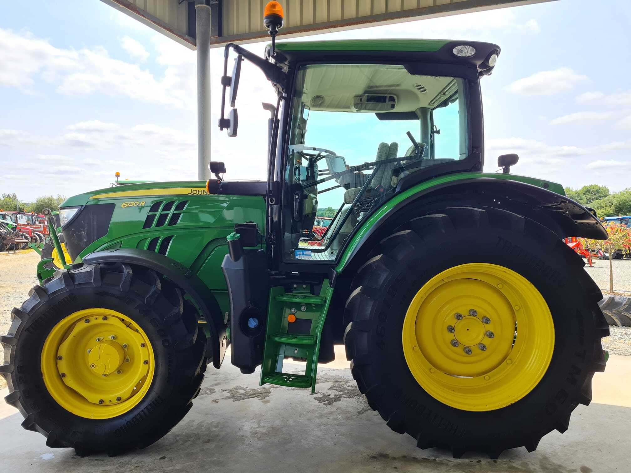 JOHN DEERE 6130R