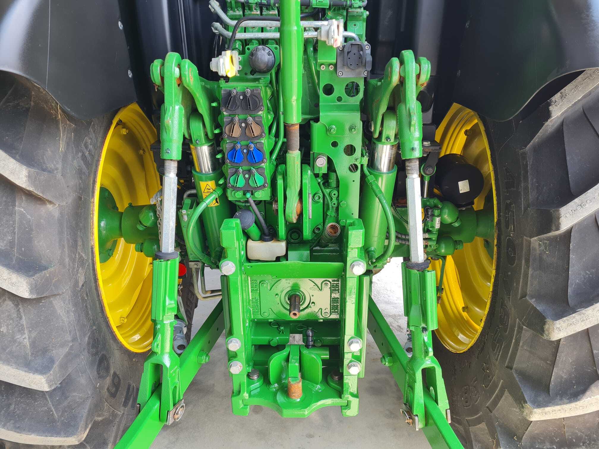 JOHN DEERE 6130R