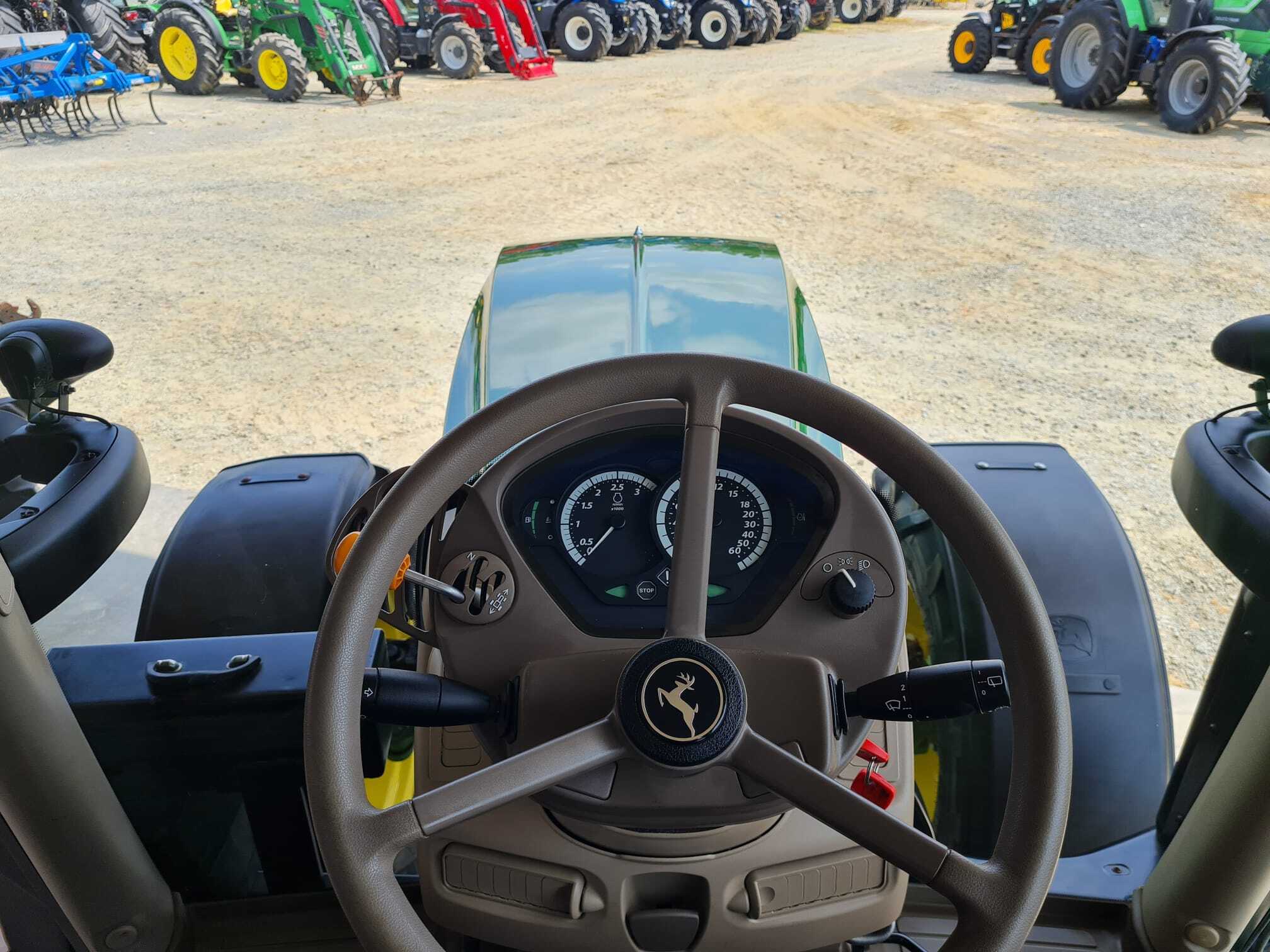 JOHN DEERE 6130R