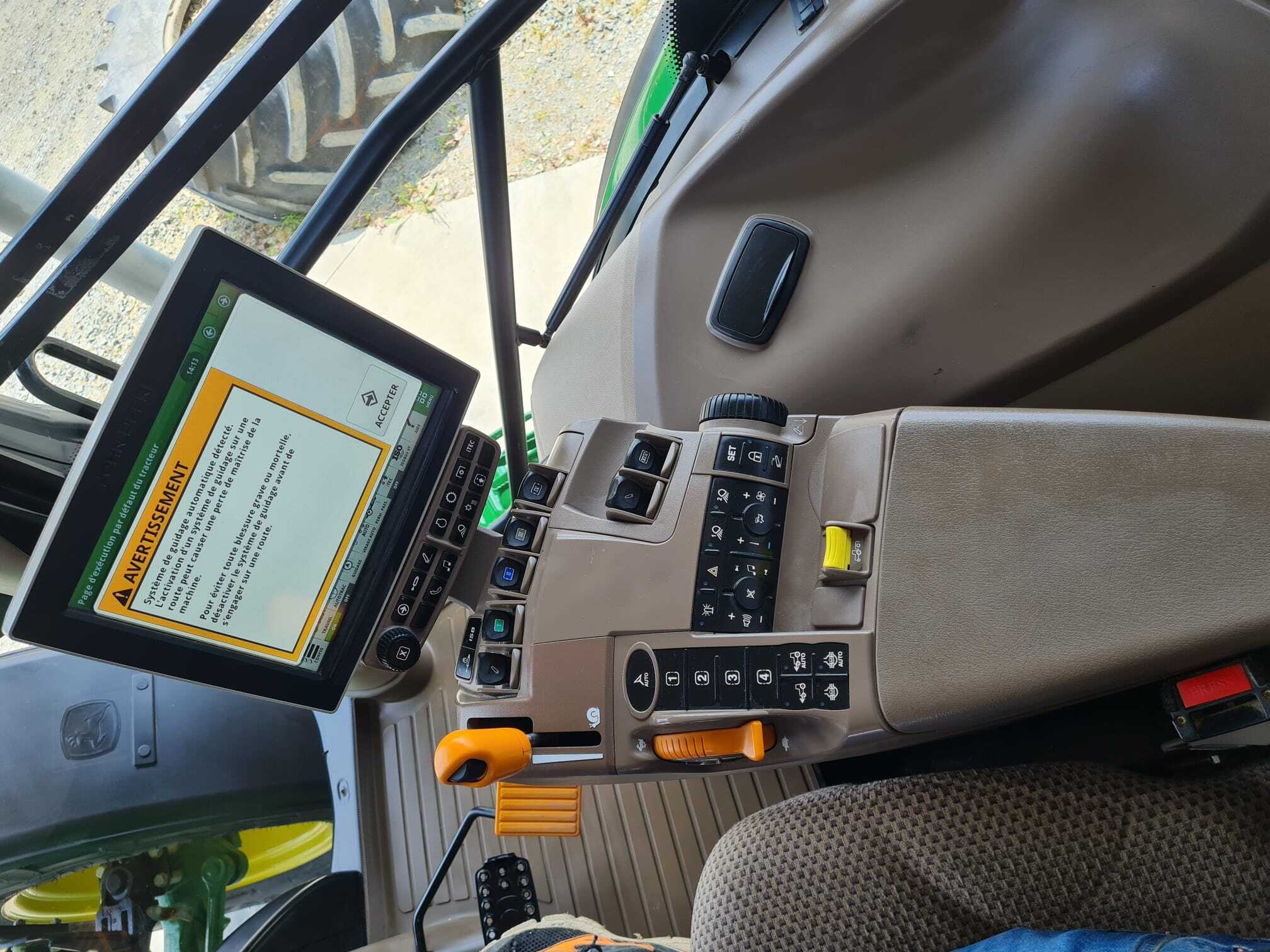 JOHN DEERE 6130R