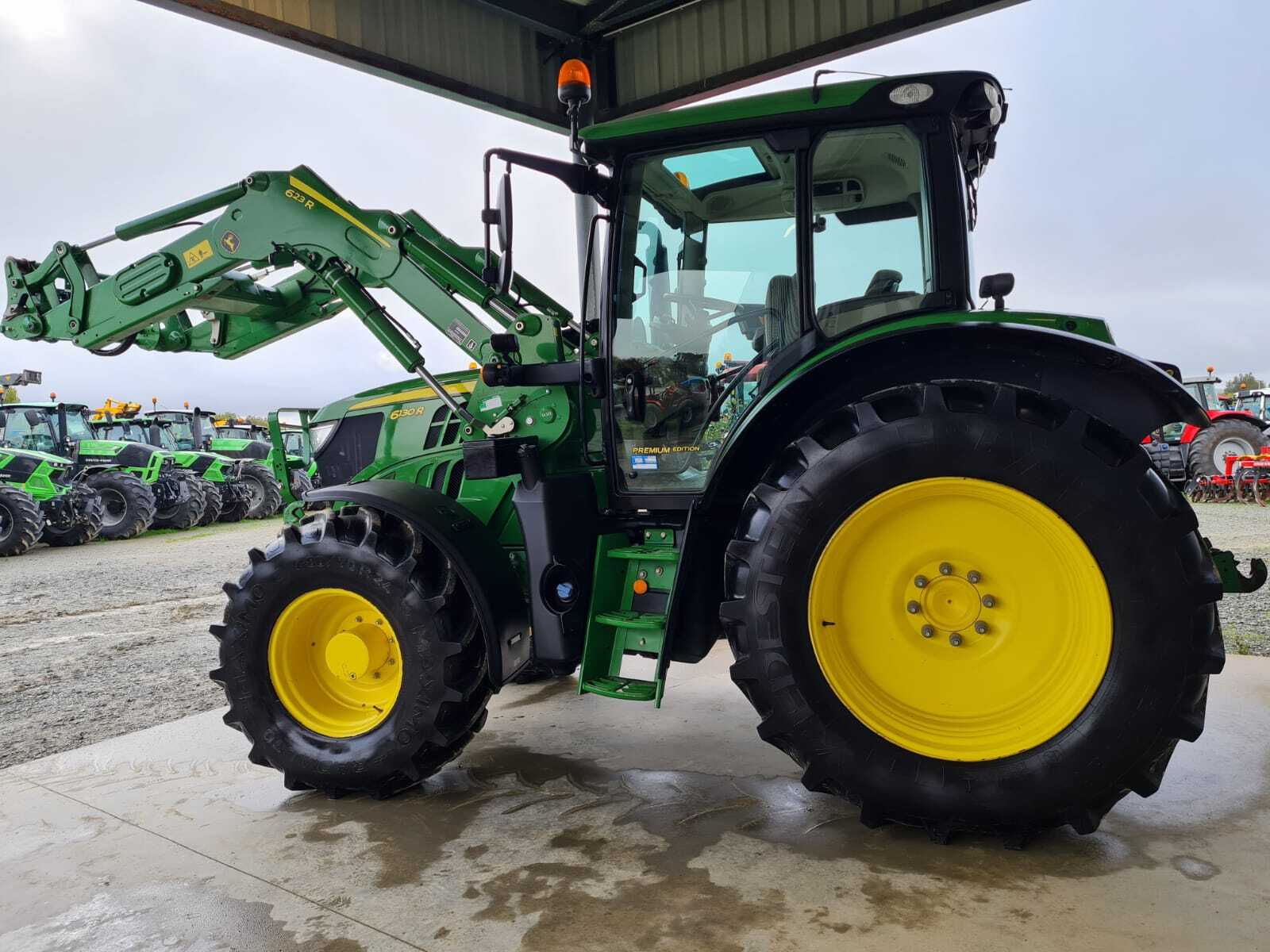 JOHN DEERE 6130R