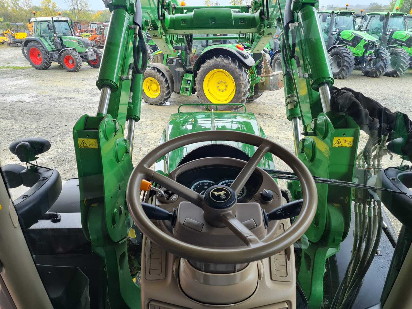 JOHN DEERE 6130R