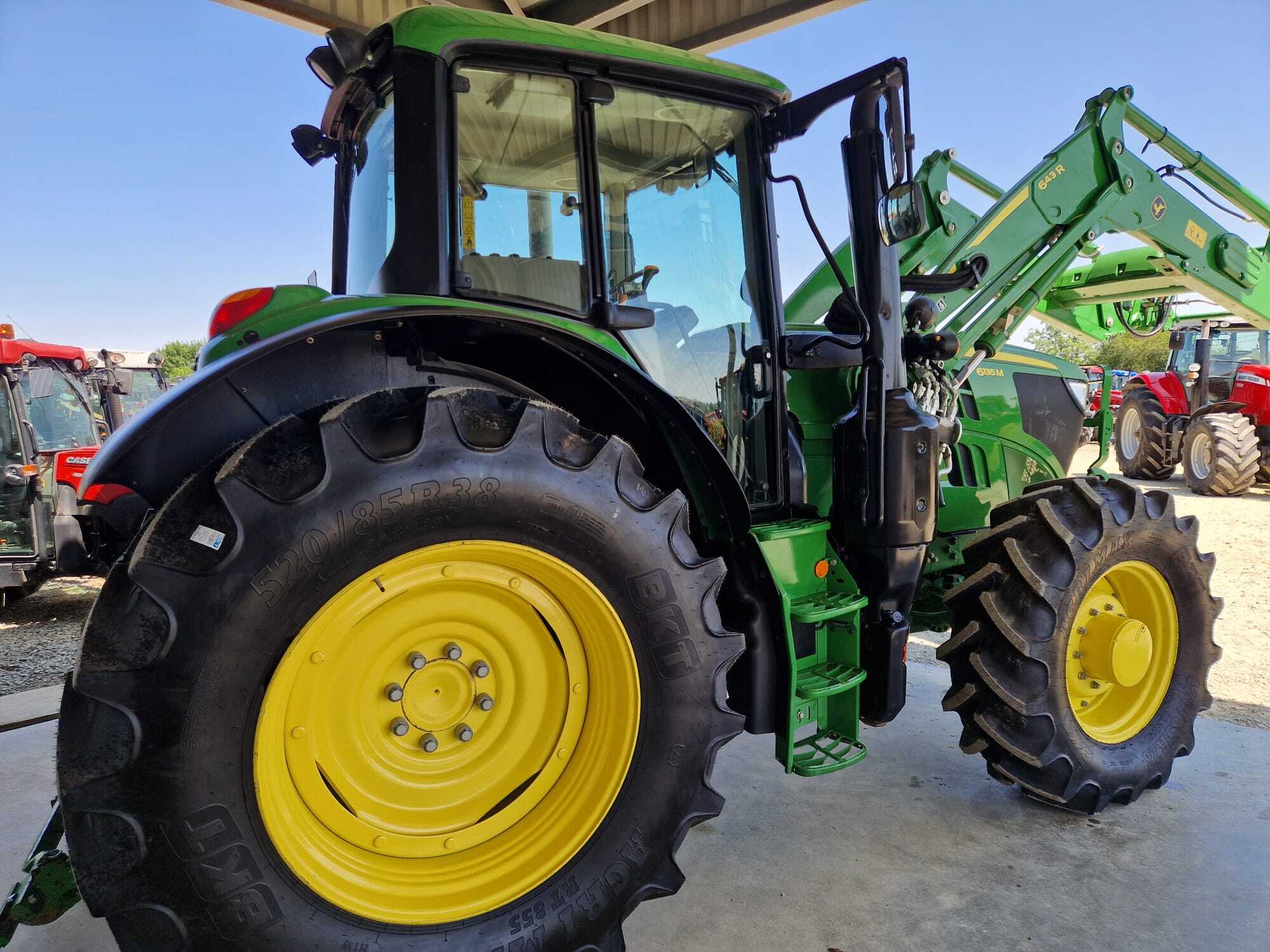 JOHN DEERE 6135M