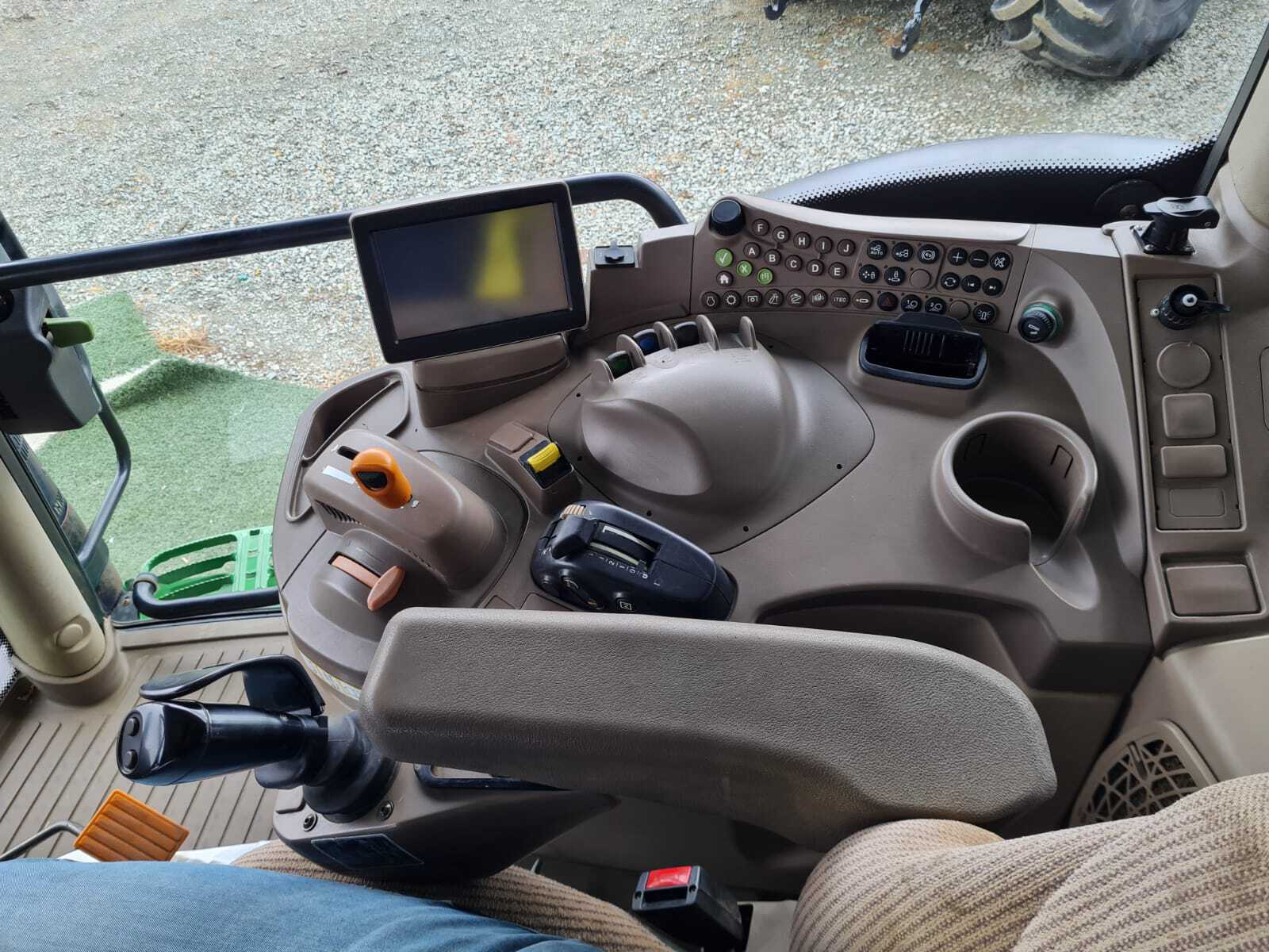 JOHN DEERE 6140R